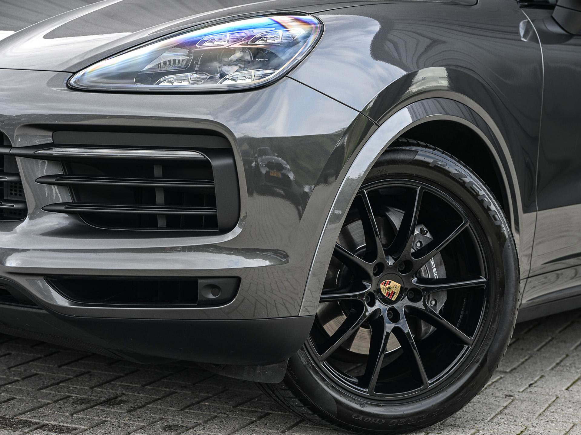 Porsche Cayenne - 8