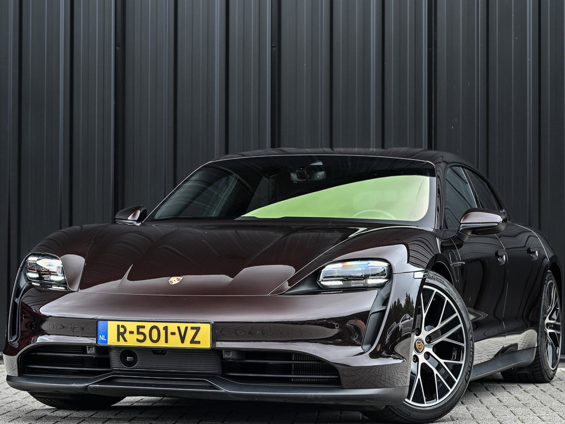 Porsche Taycan Sport Turismo - 0