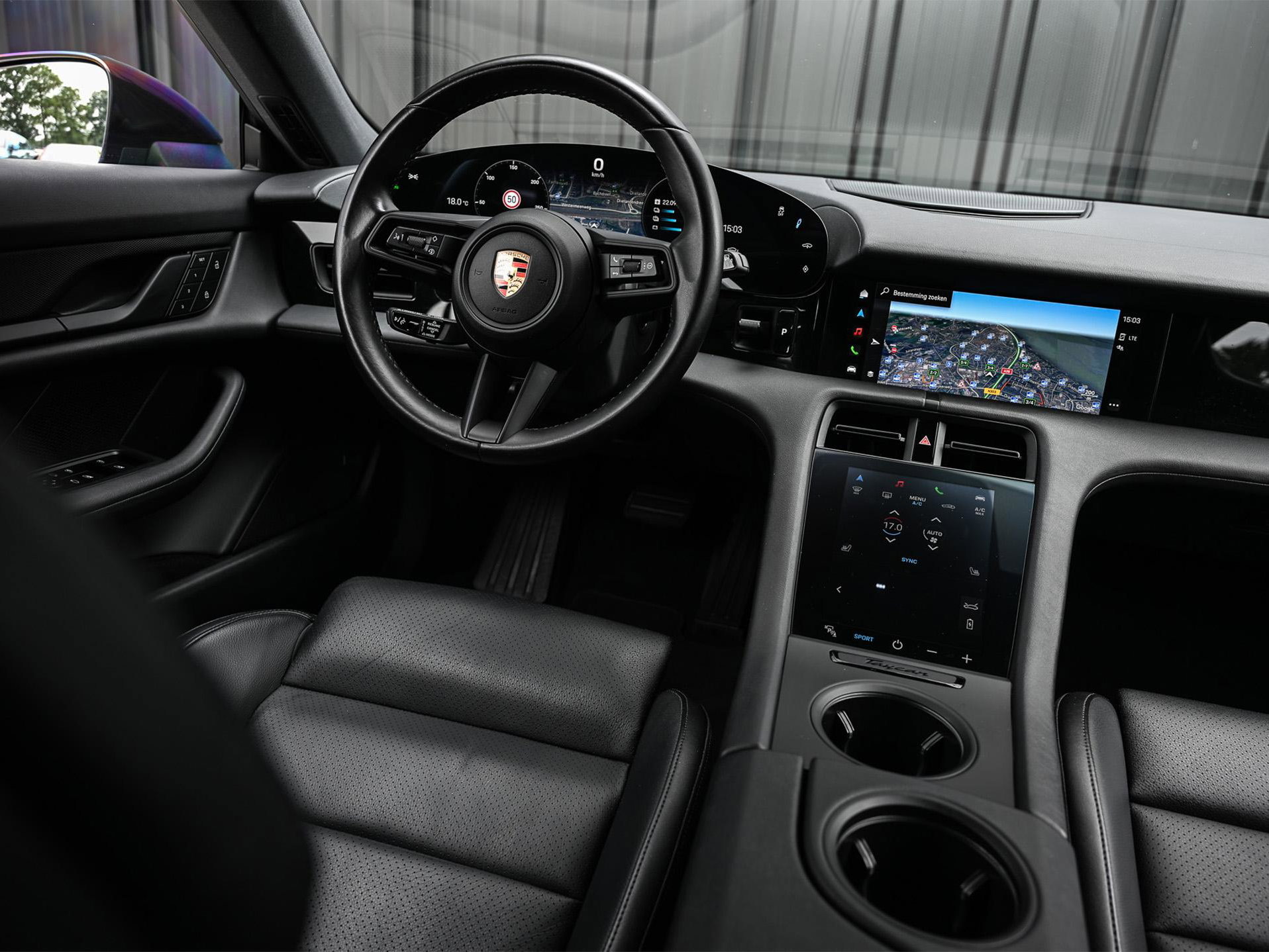 Porsche Taycan Sport Turismo - 16