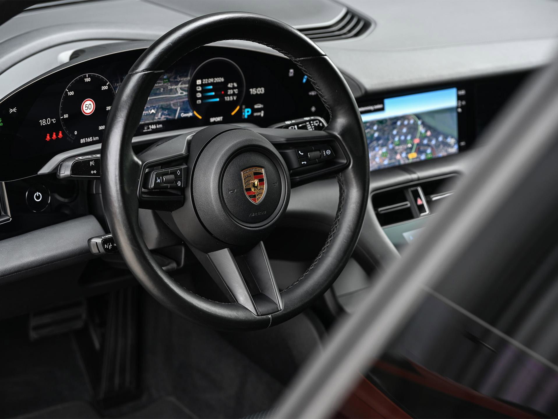 Porsche Taycan Sport Turismo - 21