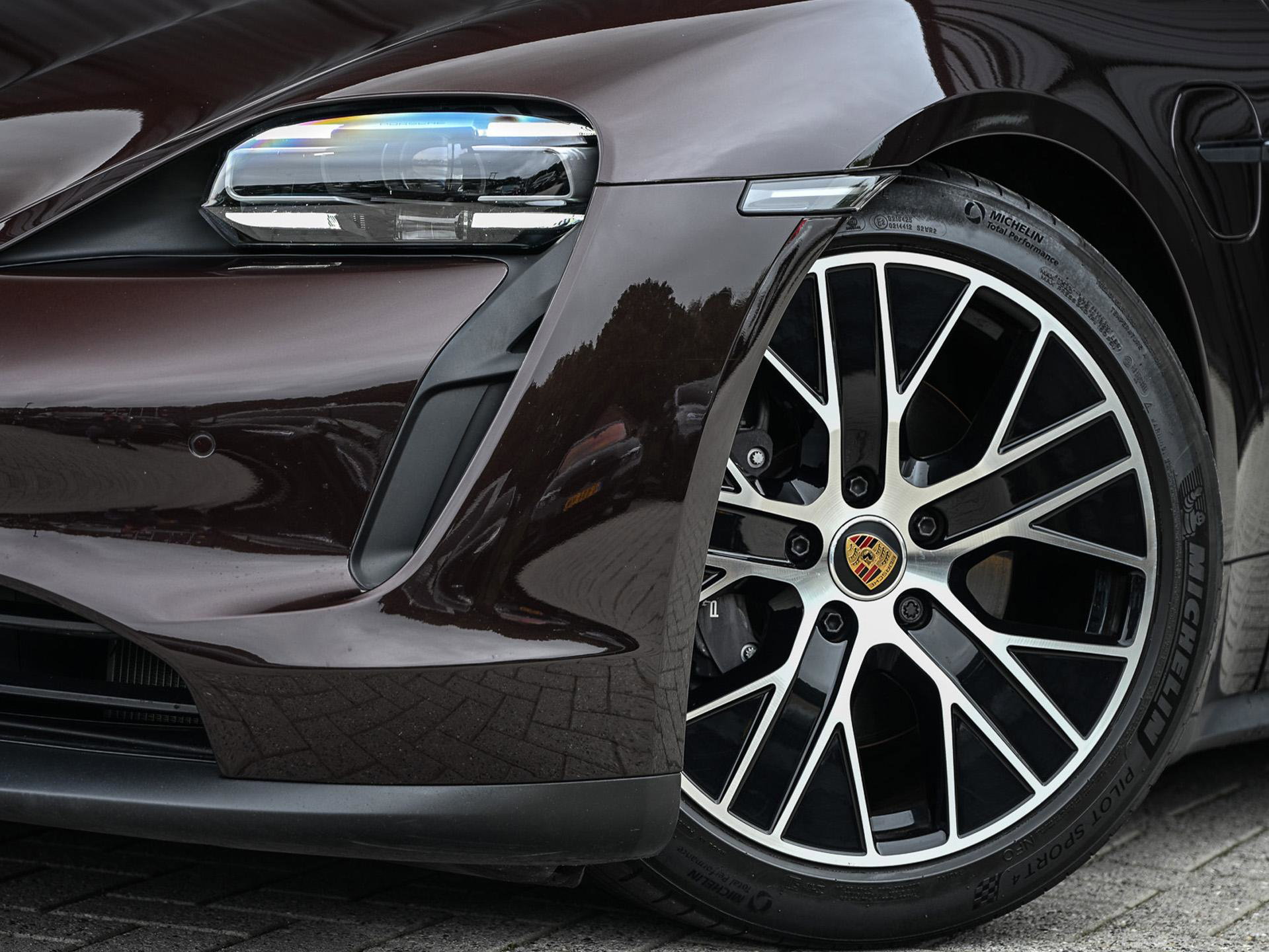 Porsche Taycan Sport Turismo - 7