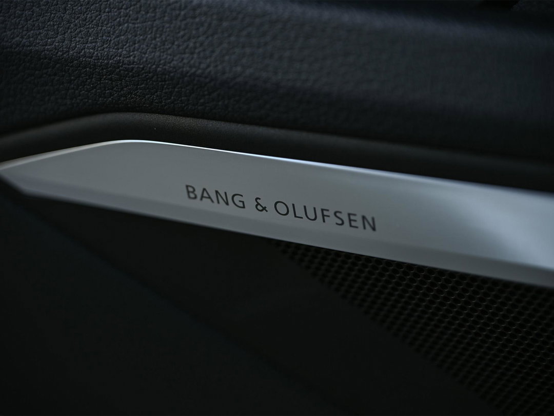 Bang & Olufsen Premium soundsystem