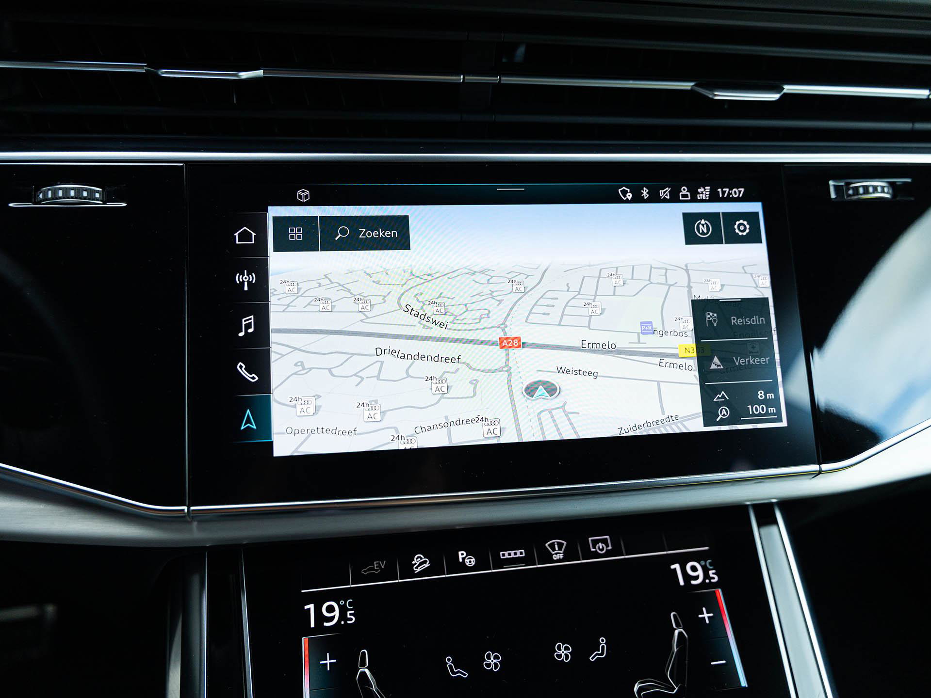 Audi Q8 - 8