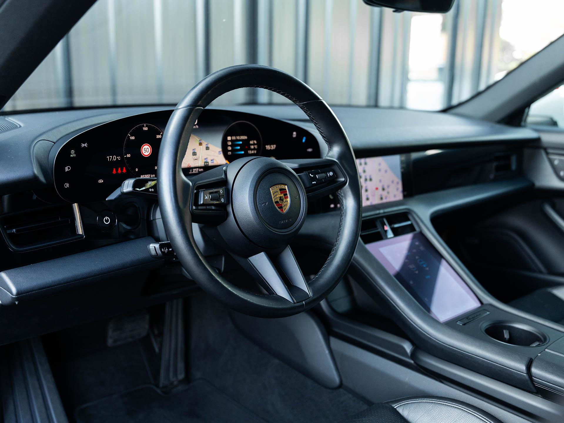 Porsche Taycan Cross Turismo - 34