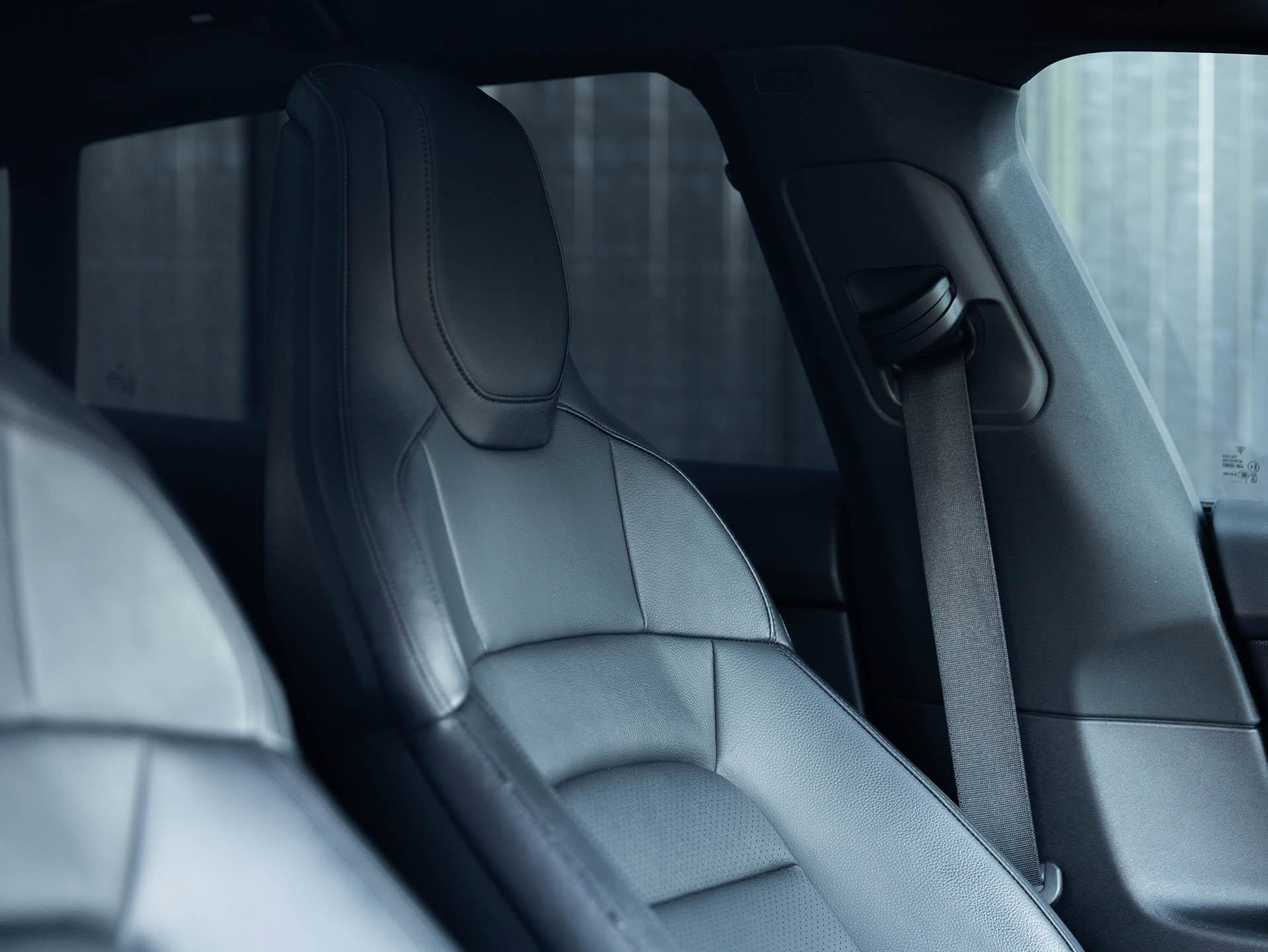 Porsche Taycan Cross Turismo - 40