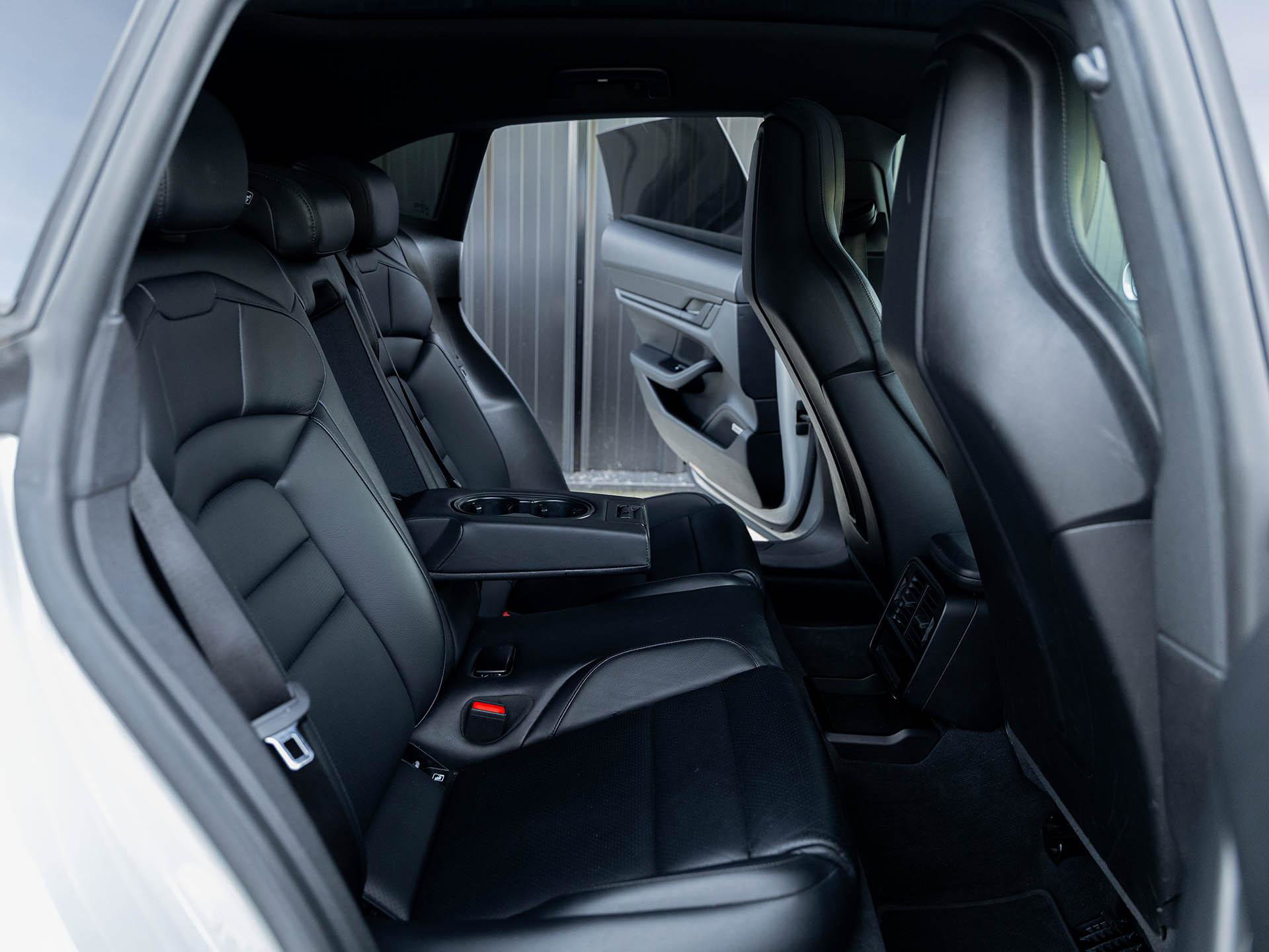 Porsche Taycan Cross Turismo - 41