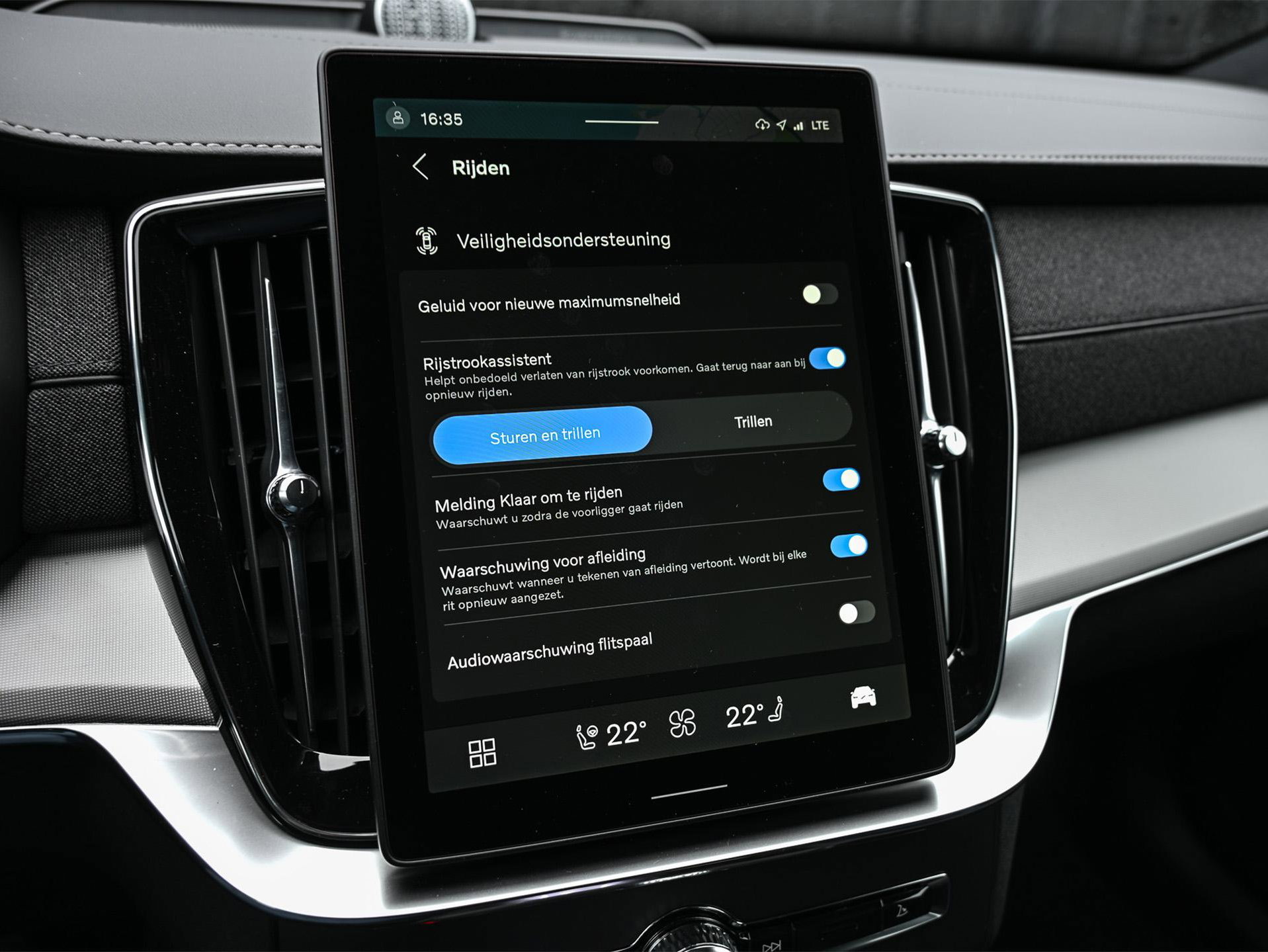 Volvo XC90 - 16