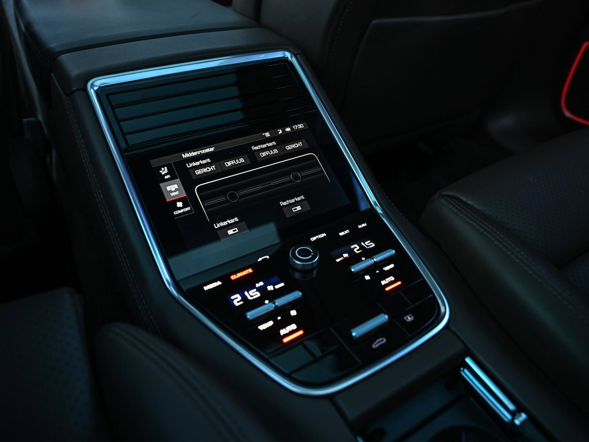 Porsche Panamera - 24