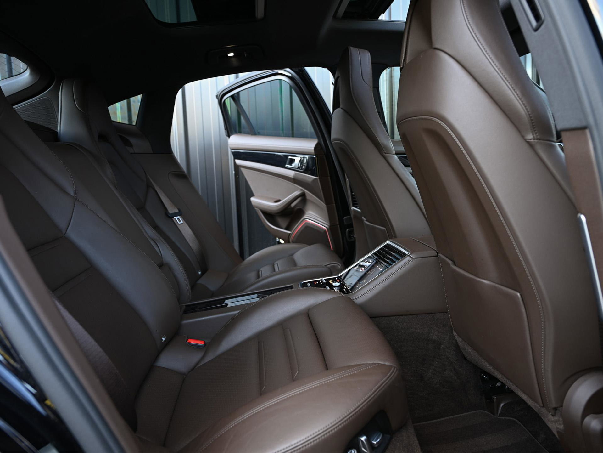 Porsche Panamera - 30