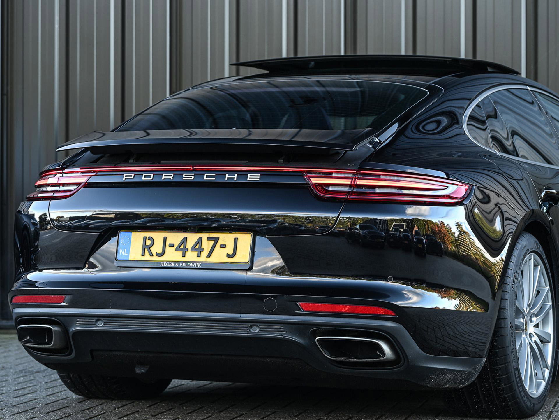 Porsche Panamera - 34