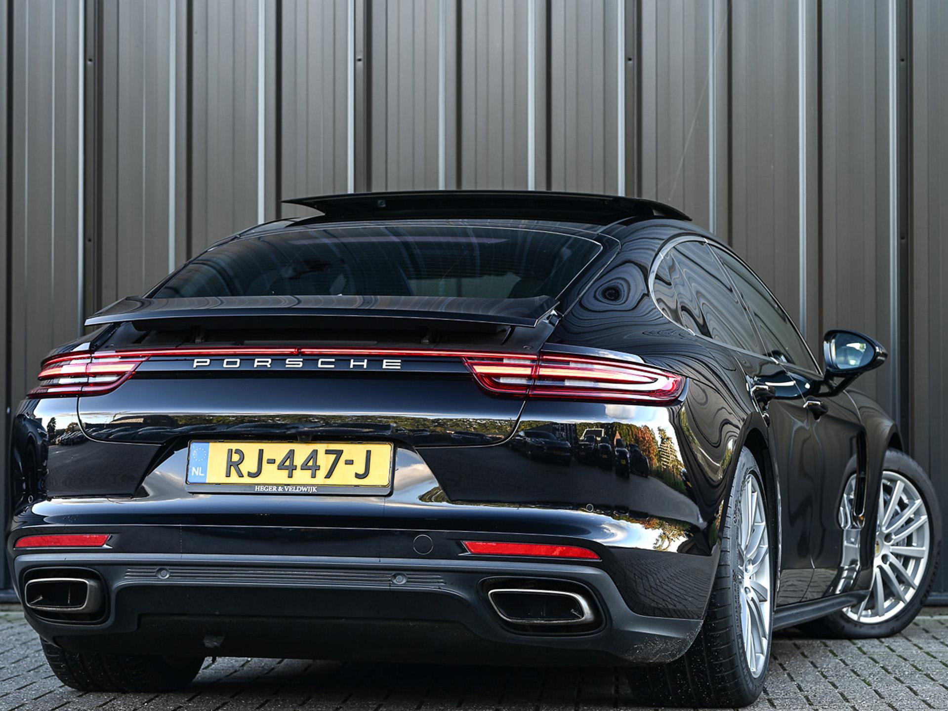 Porsche Panamera - 8