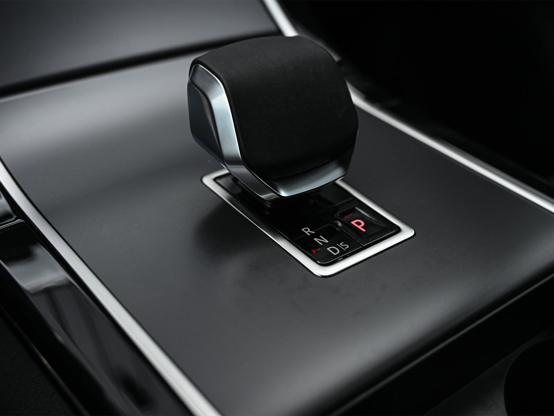Land Rover Range Rover Velar - 28