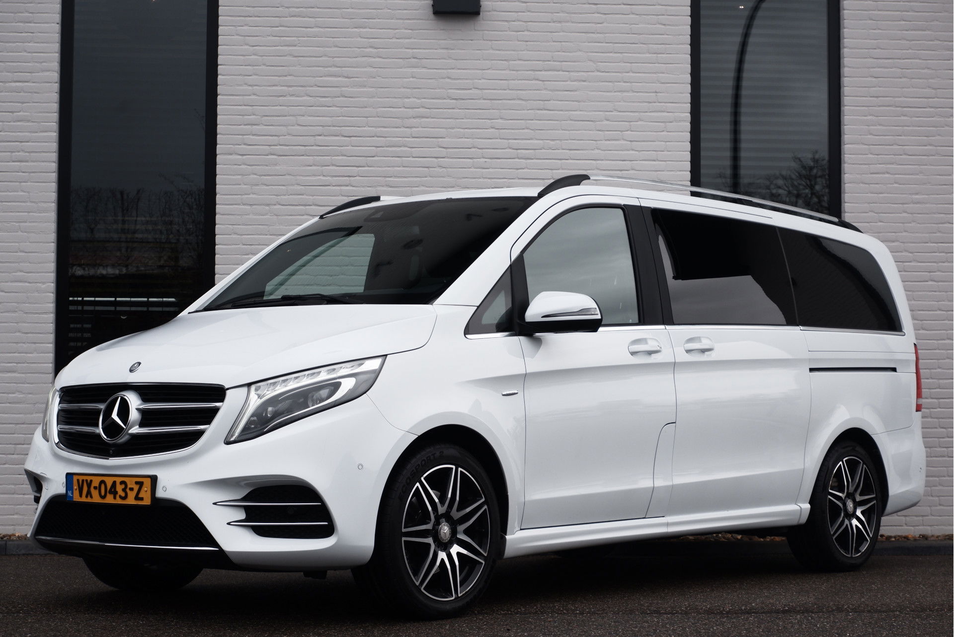Auto afbeelding: 2