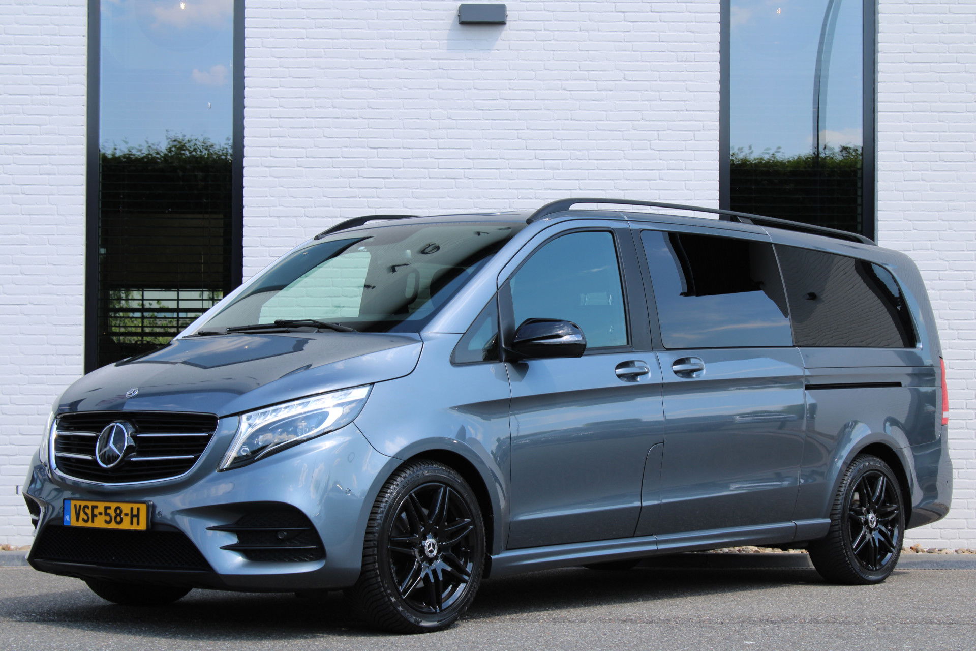 Auto afbeelding: 2
