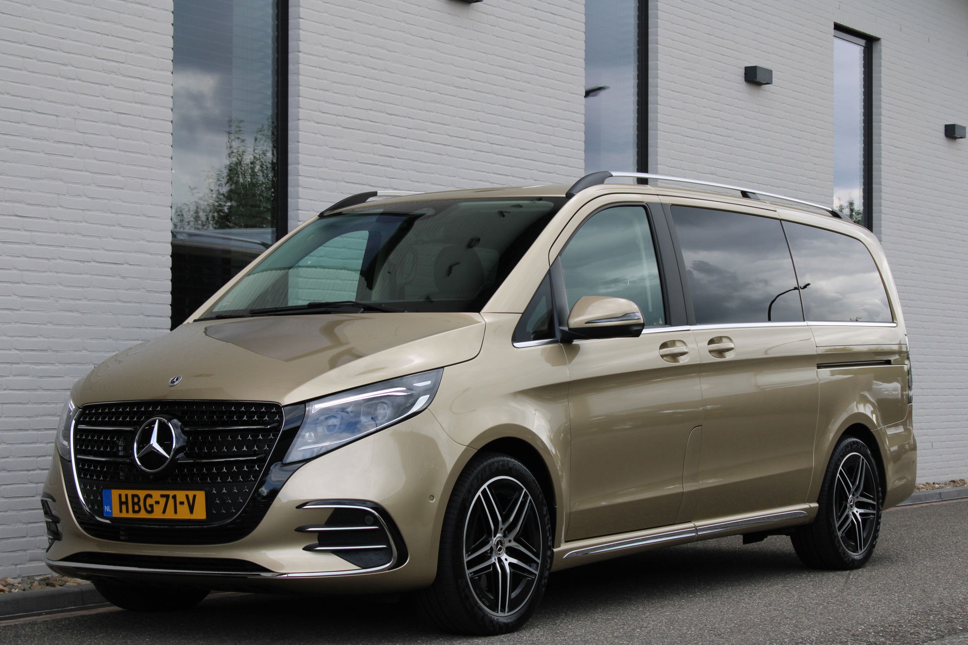 Auto afbeelding: 24