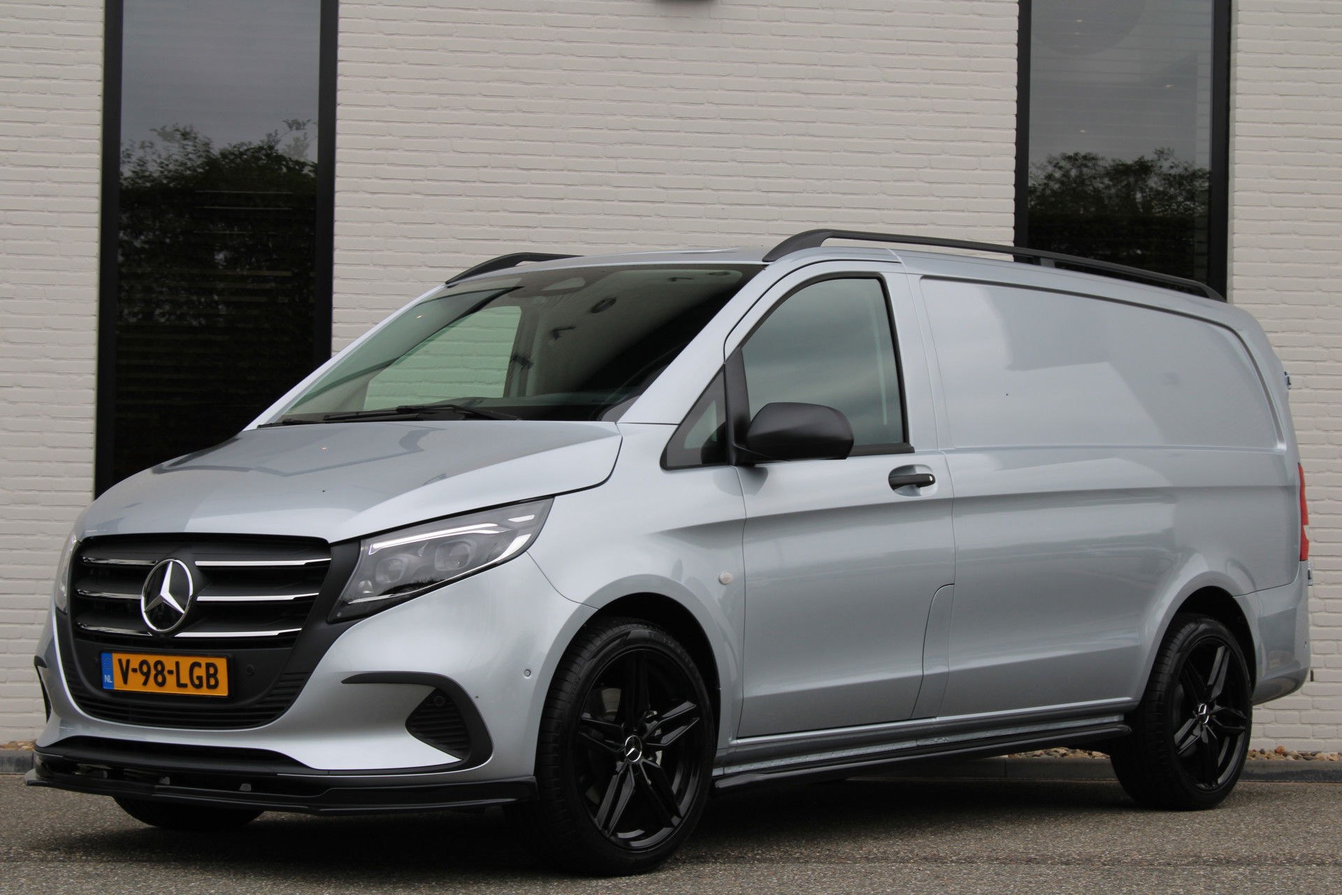 Auto afbeelding: 2