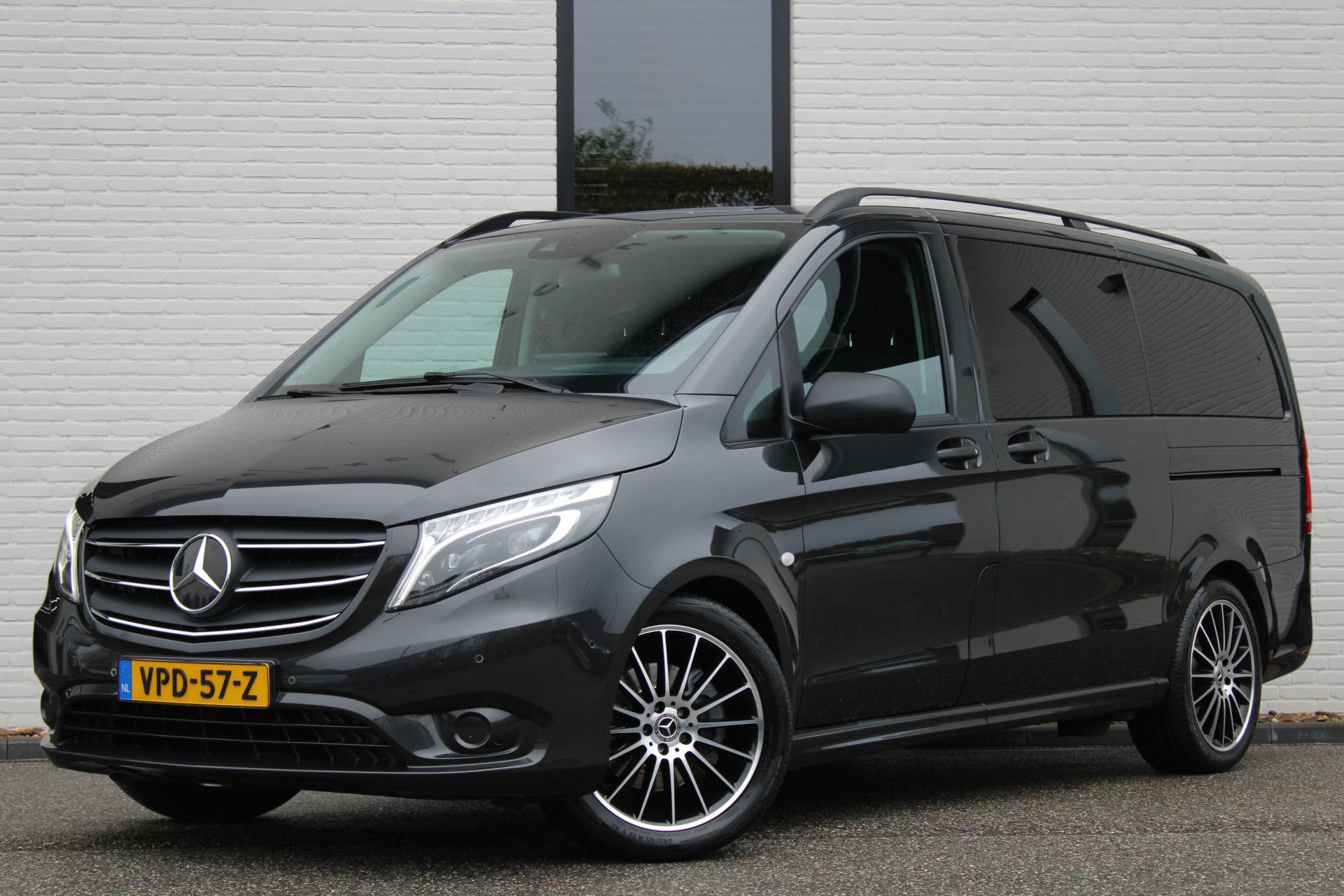 Auto afbeelding: 24