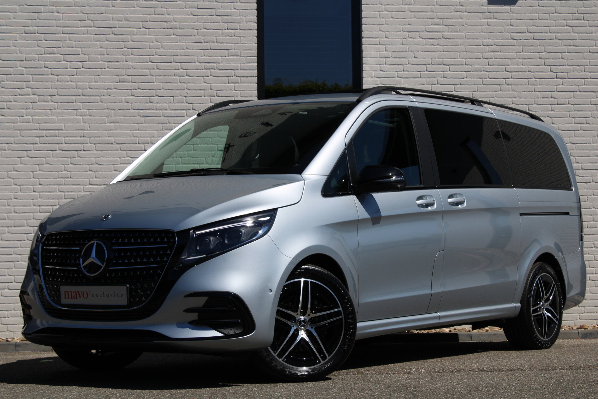 Auto afbeelding: 24
