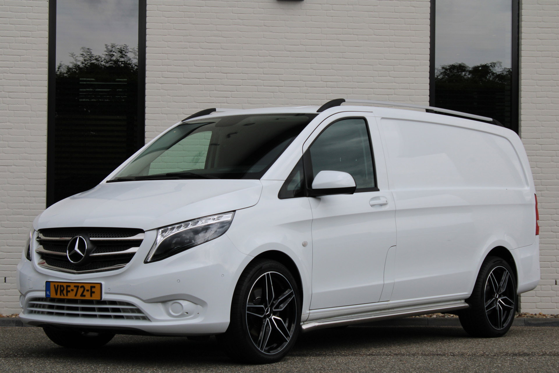 Auto afbeelding: 2