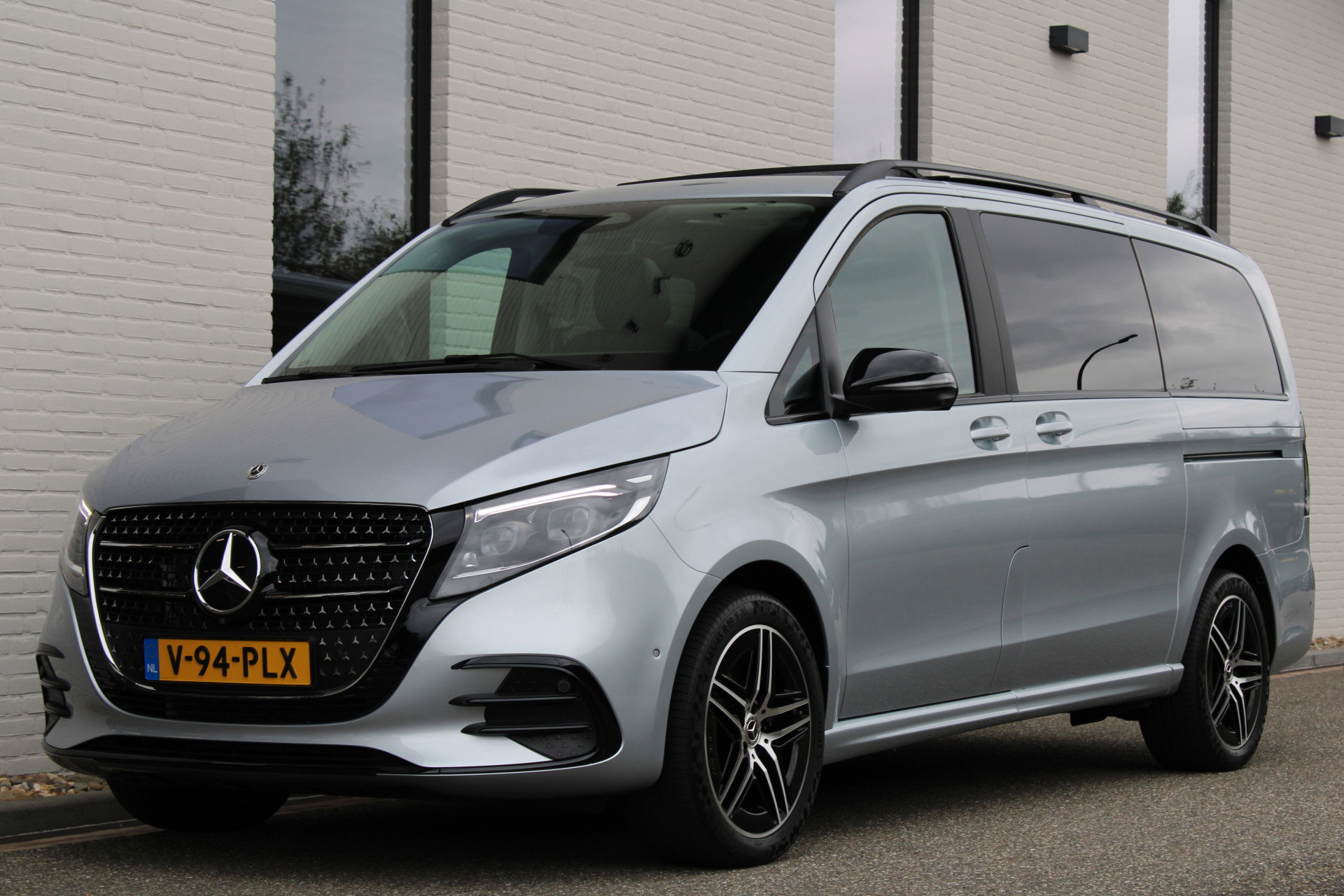 Auto afbeelding: 24