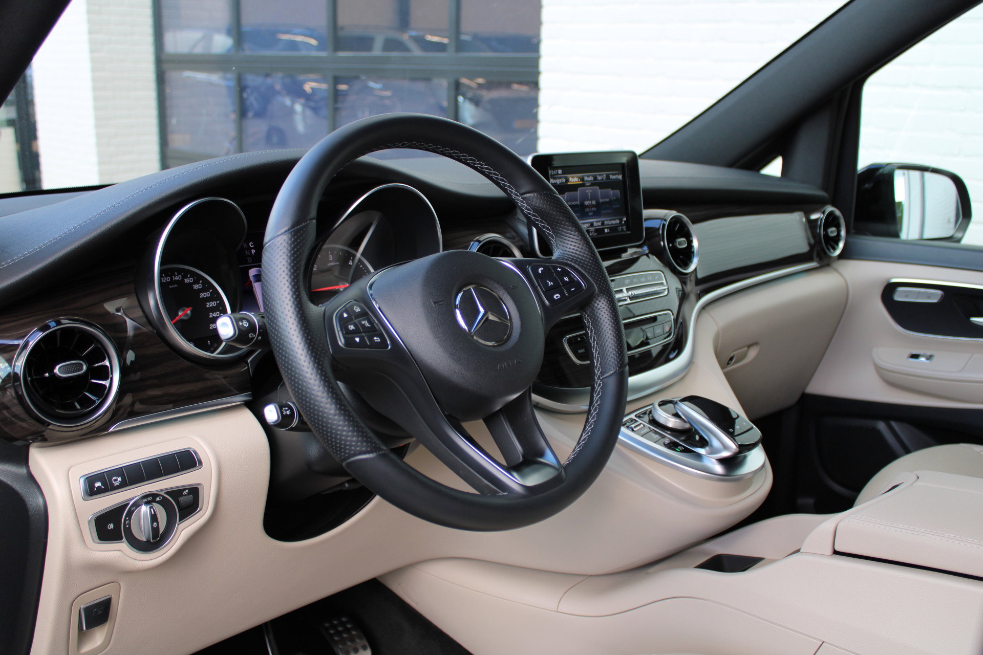 Auto afbeelding: 12