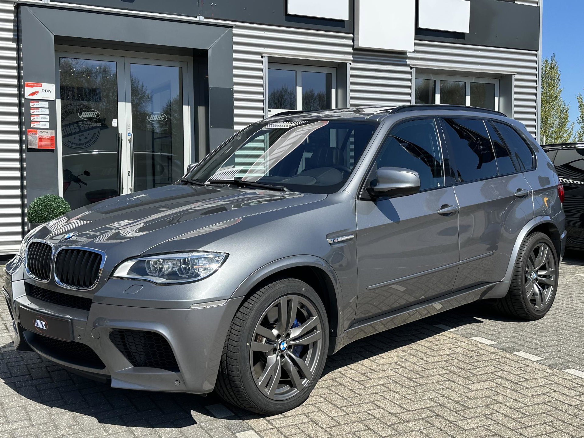 BMW X5M - 0