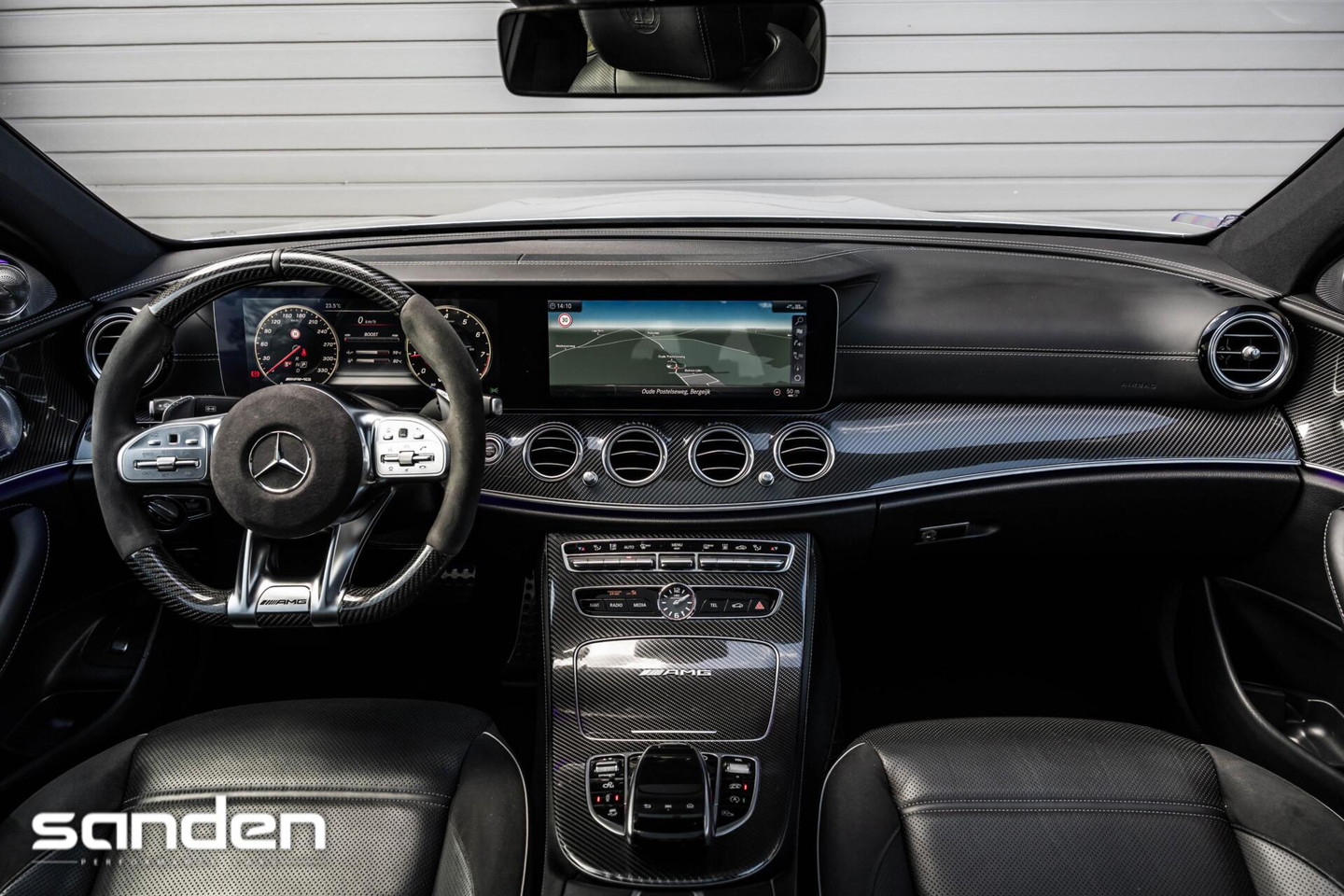 54405569