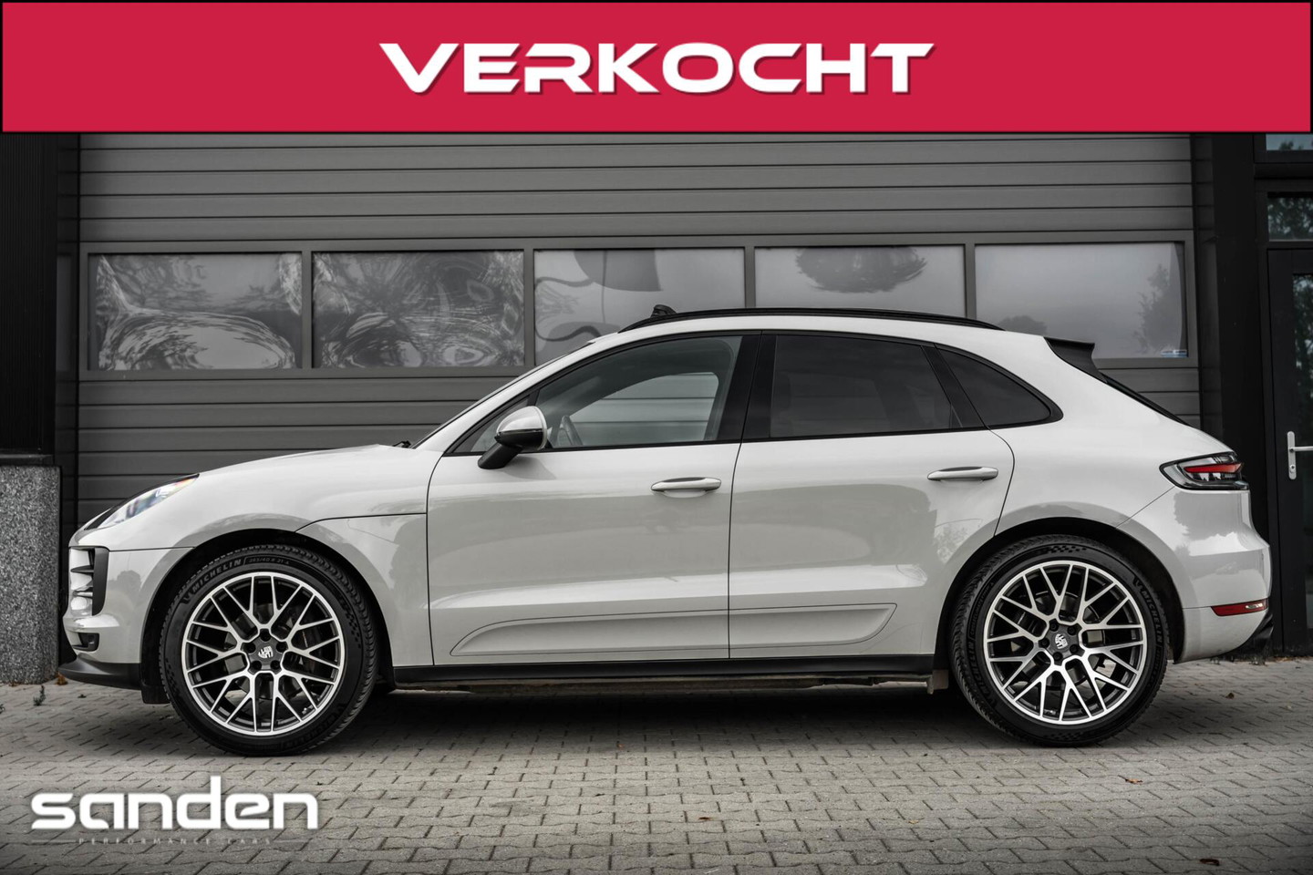 55598044