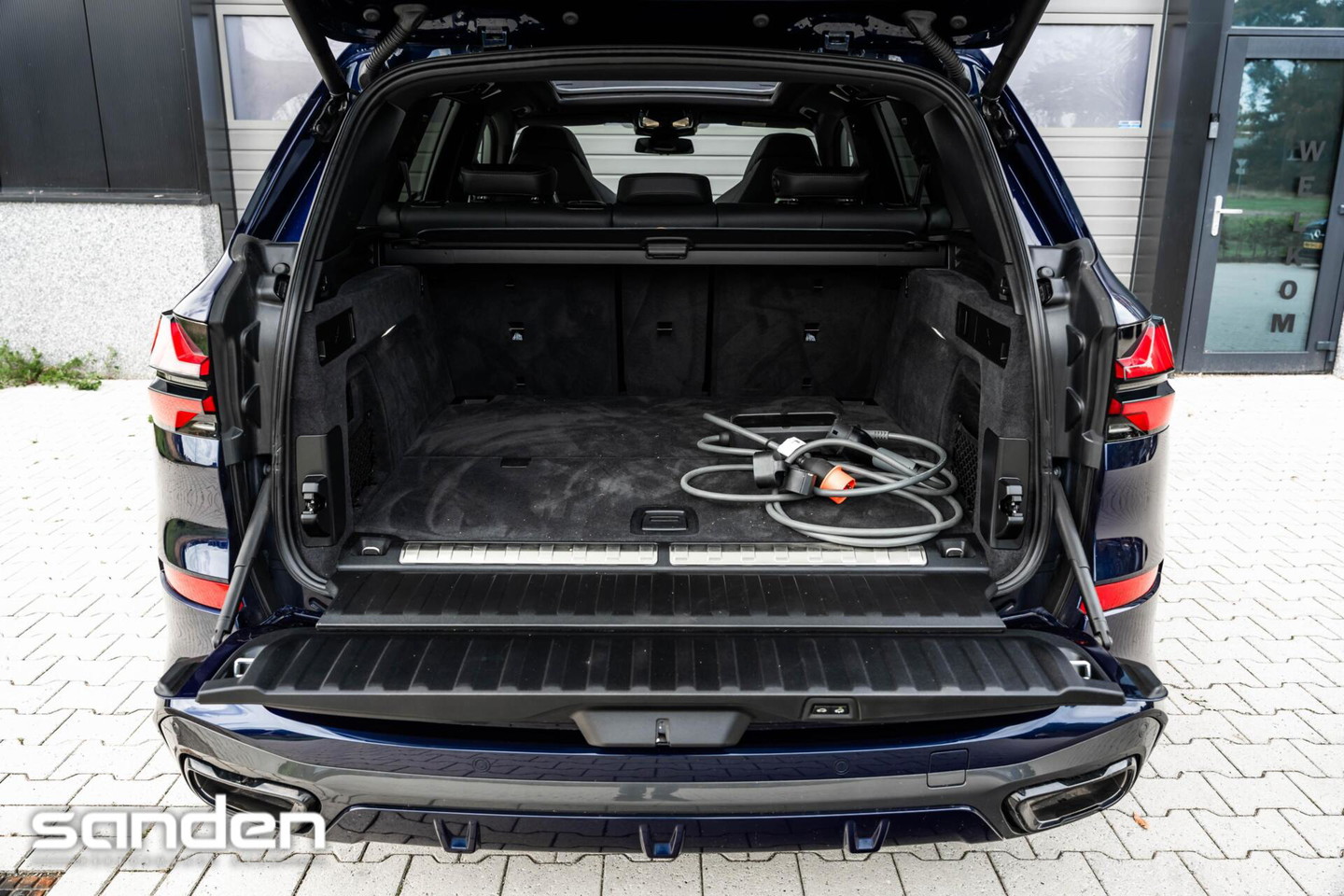 56493162