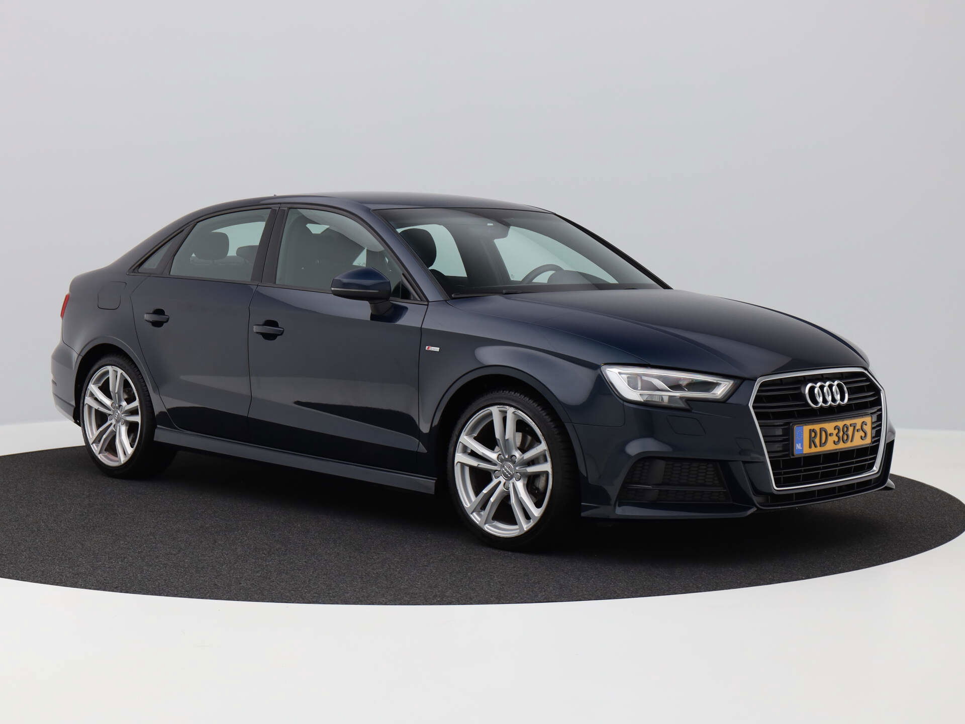 Auto afbeelding: 2