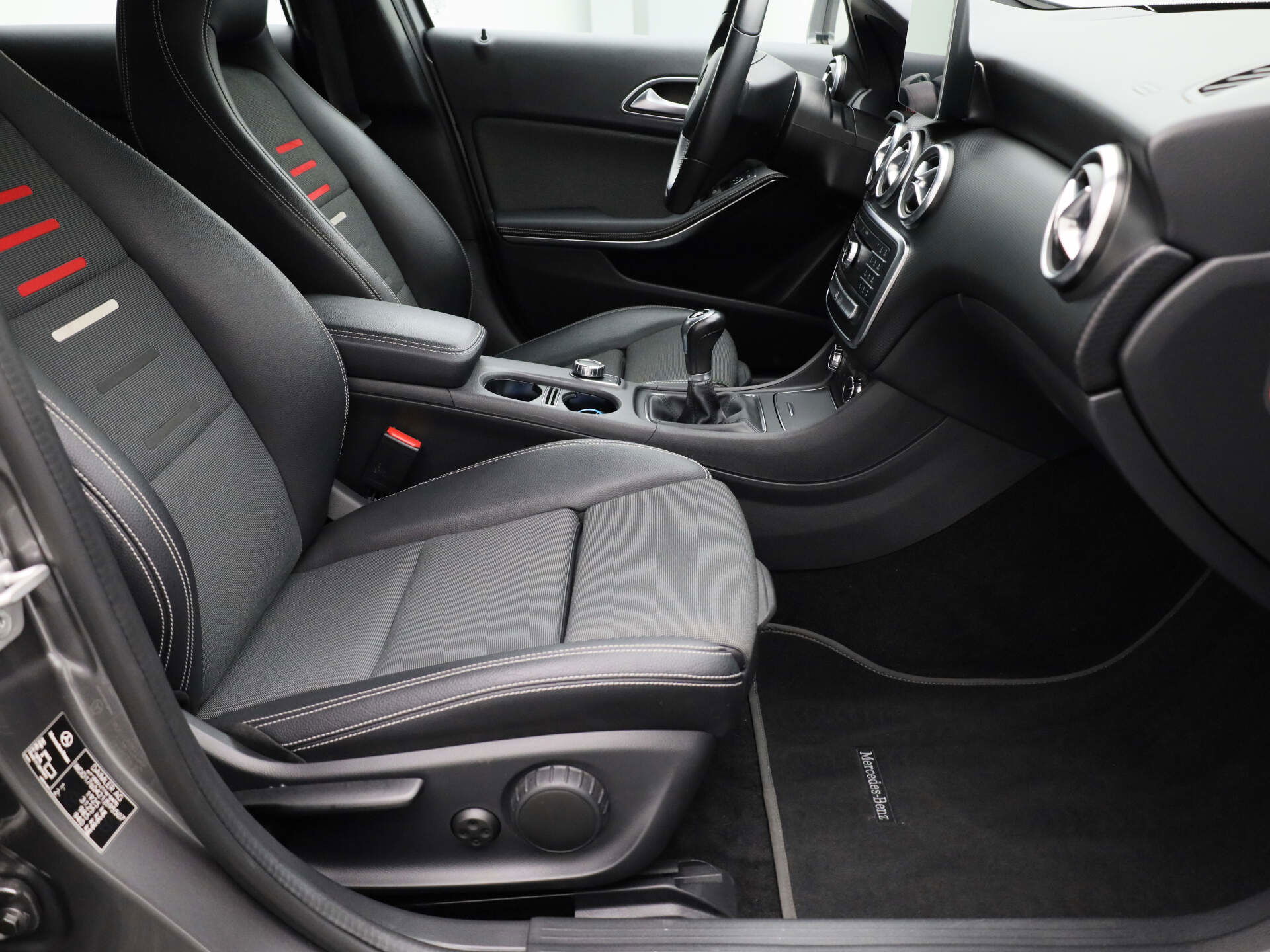 Auto afbeelding: 24