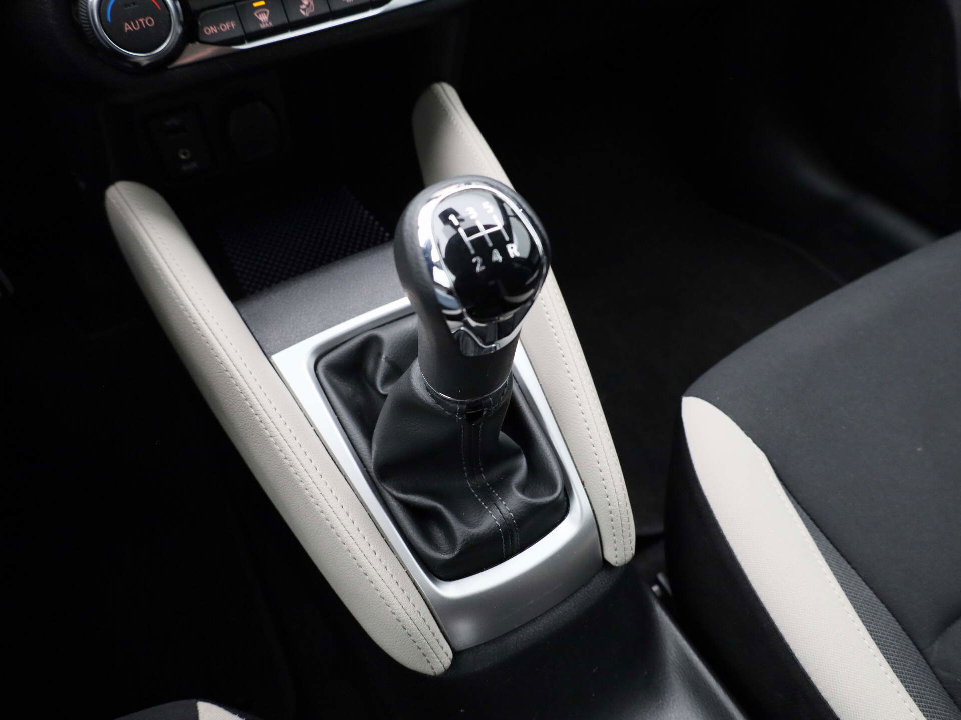Auto afbeelding: 16