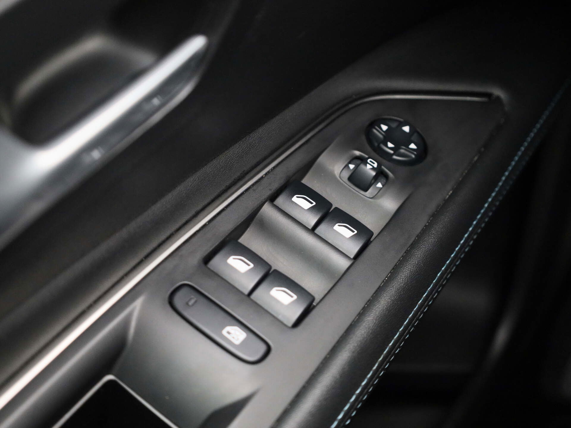 Auto afbeelding: 16
