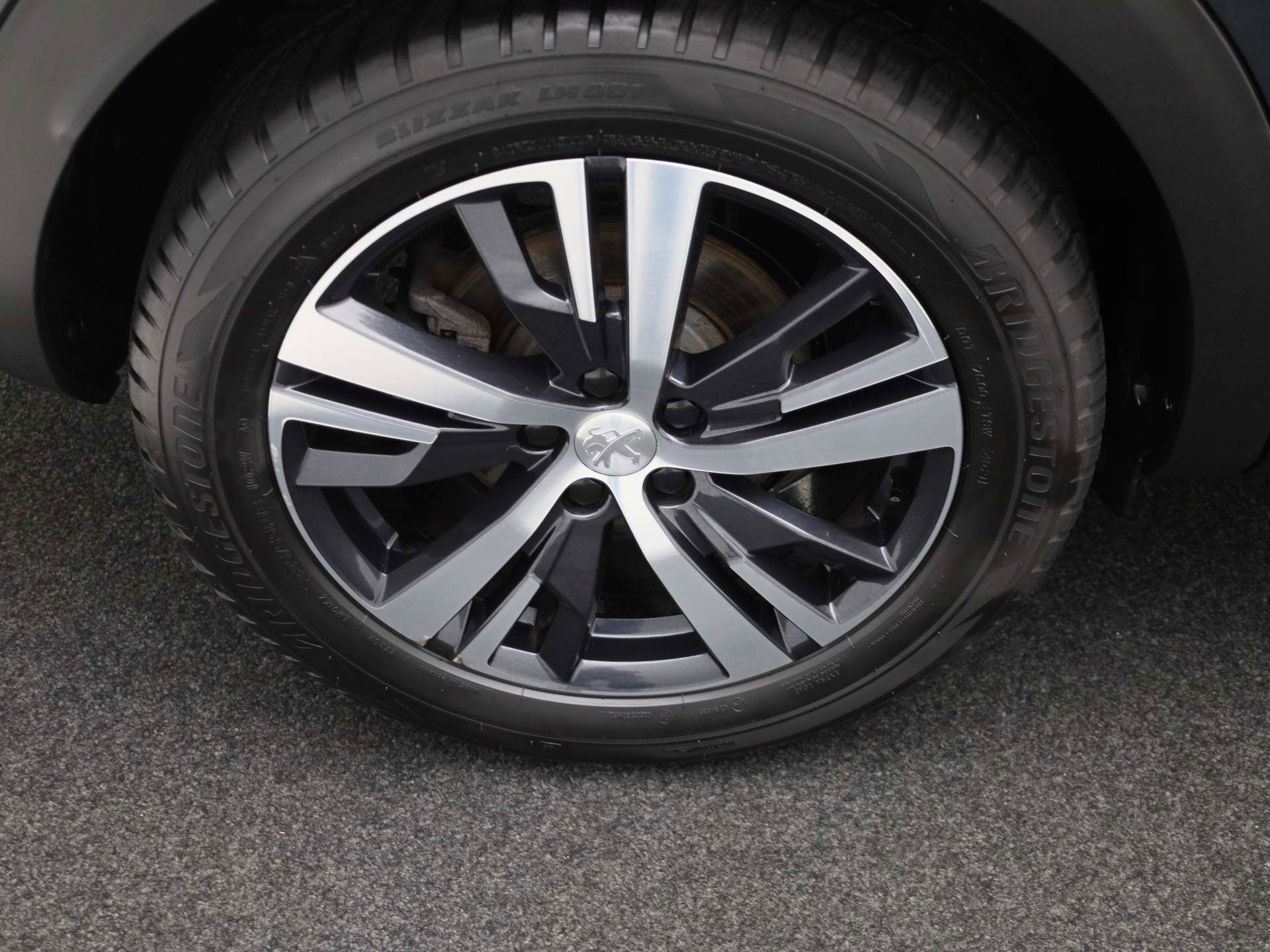 Auto afbeelding: 24