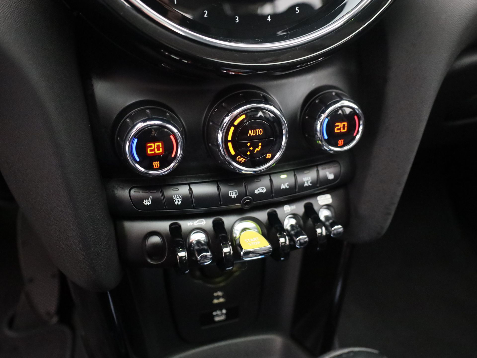 Auto afbeelding: 24