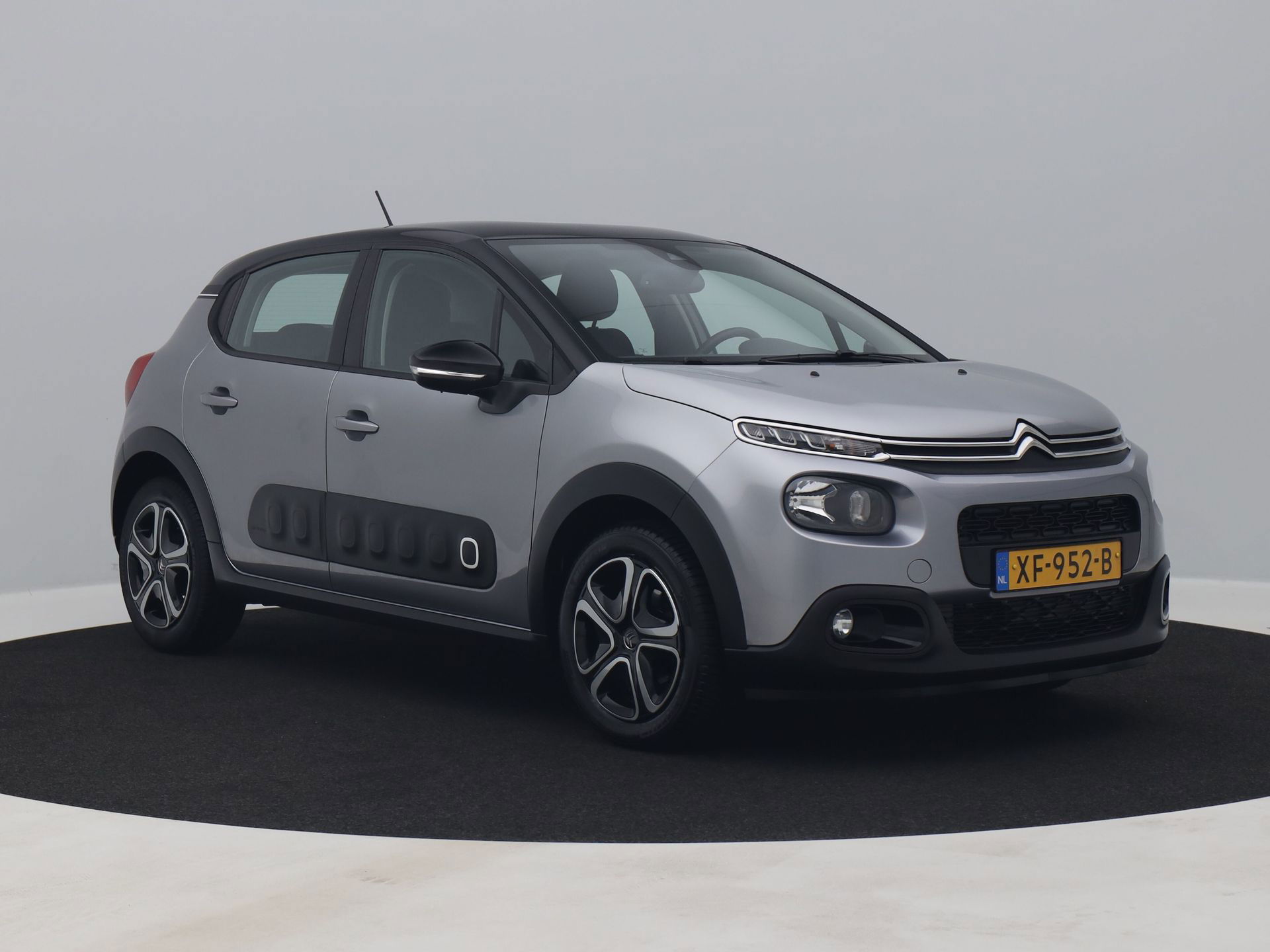 Auto afbeelding: 2