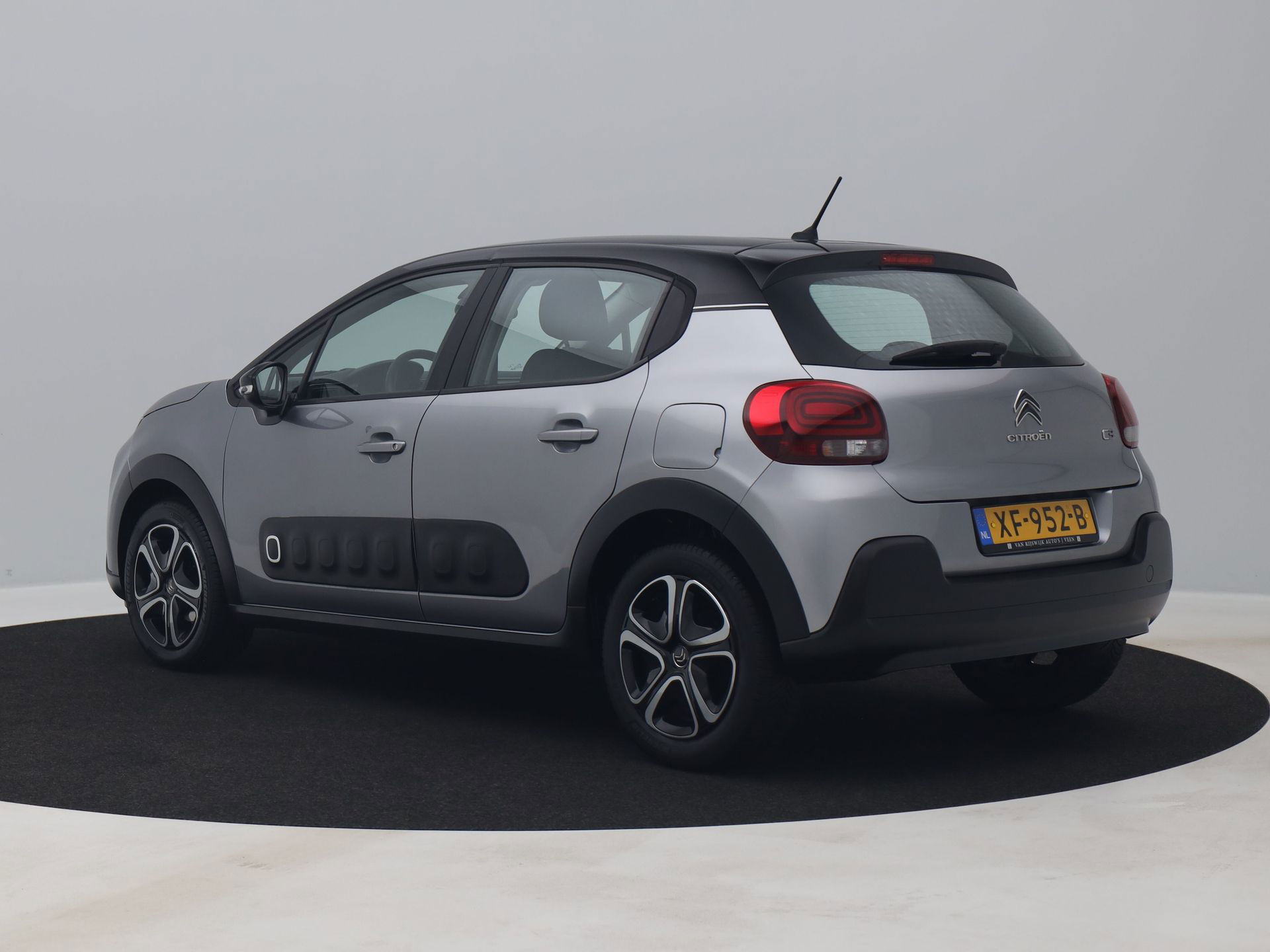 Auto afbeelding: 4