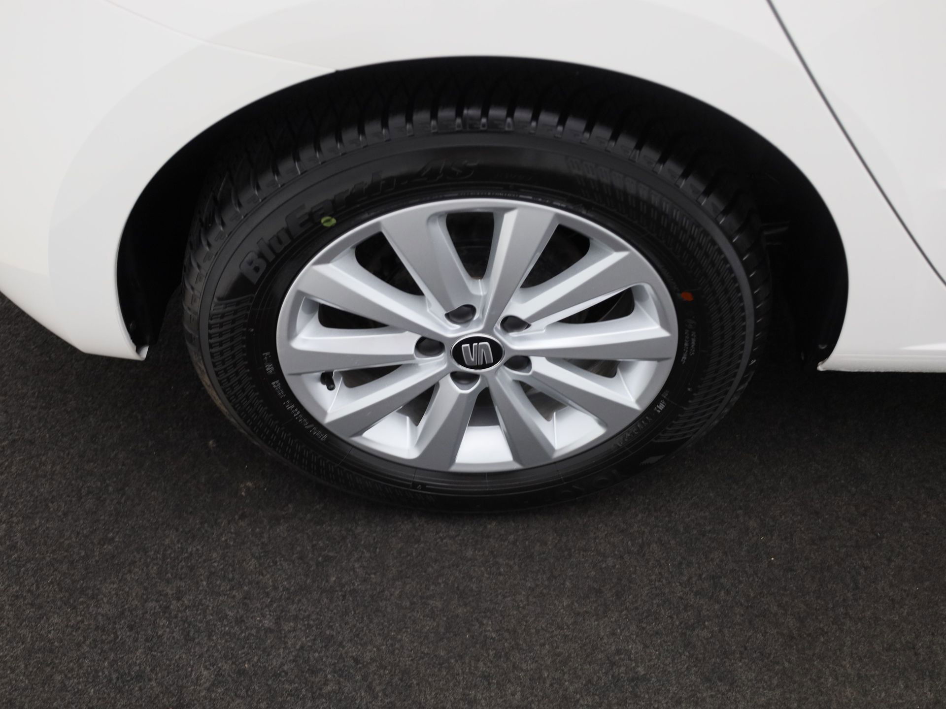Auto afbeelding: 24