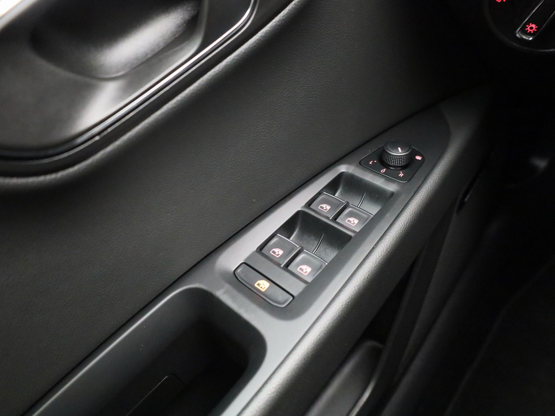 Auto afbeelding: 24