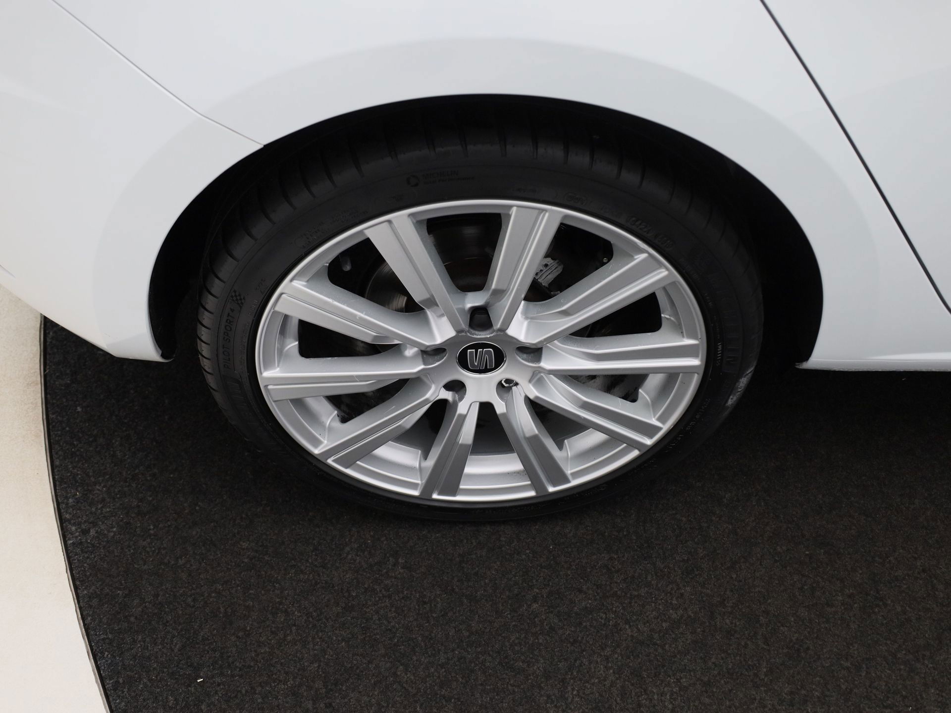 Auto afbeelding: 28