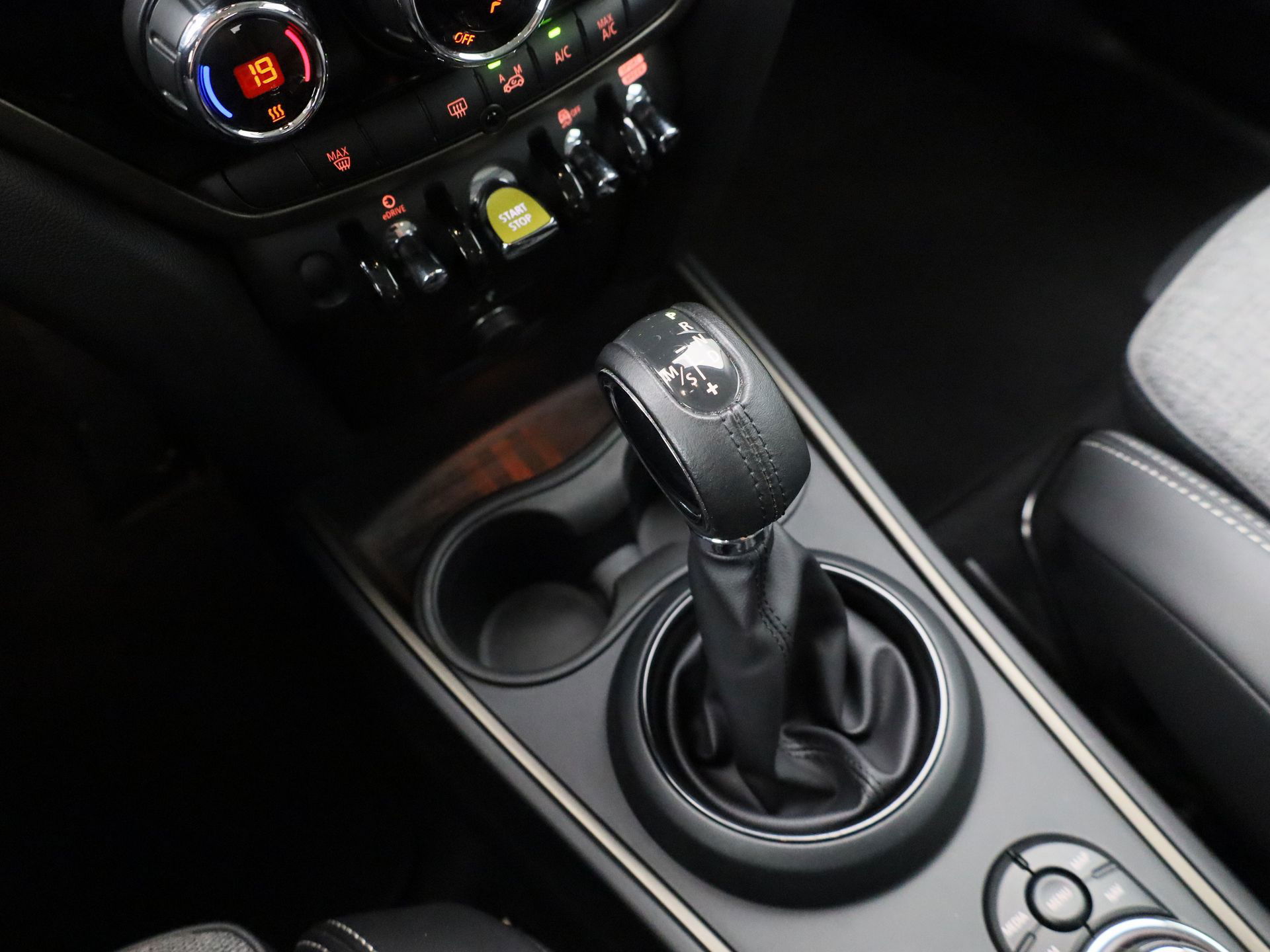 Auto afbeelding: 24
