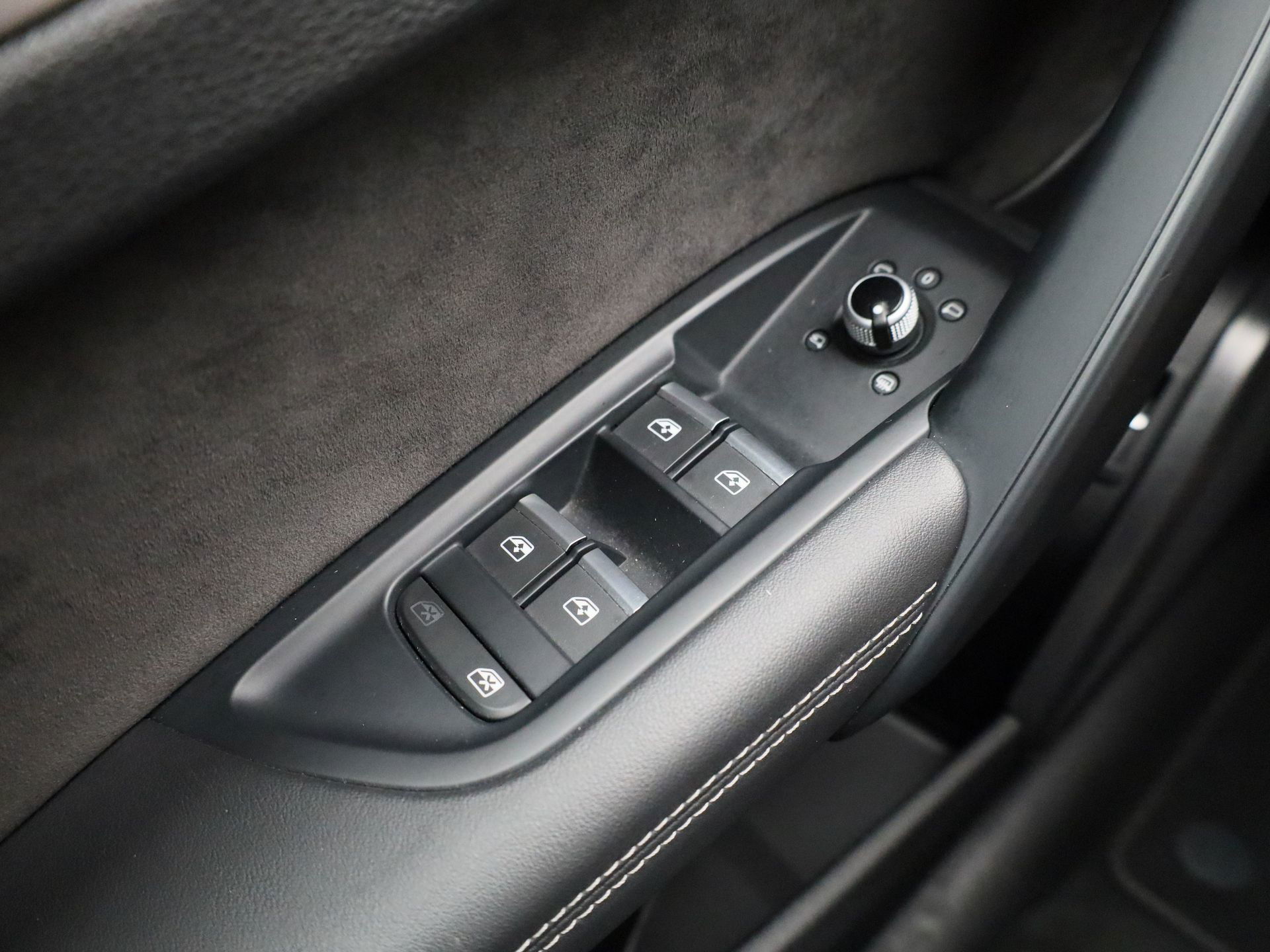 Auto afbeelding: 24