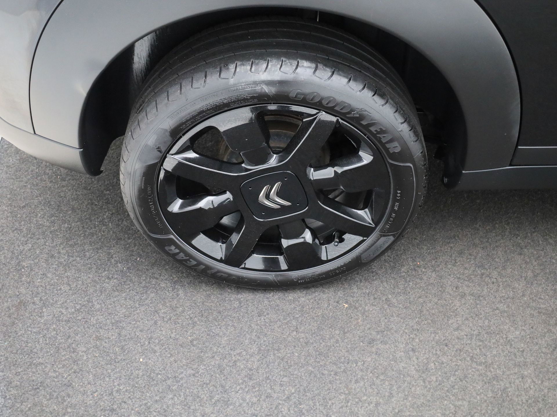 Auto afbeelding: 24
