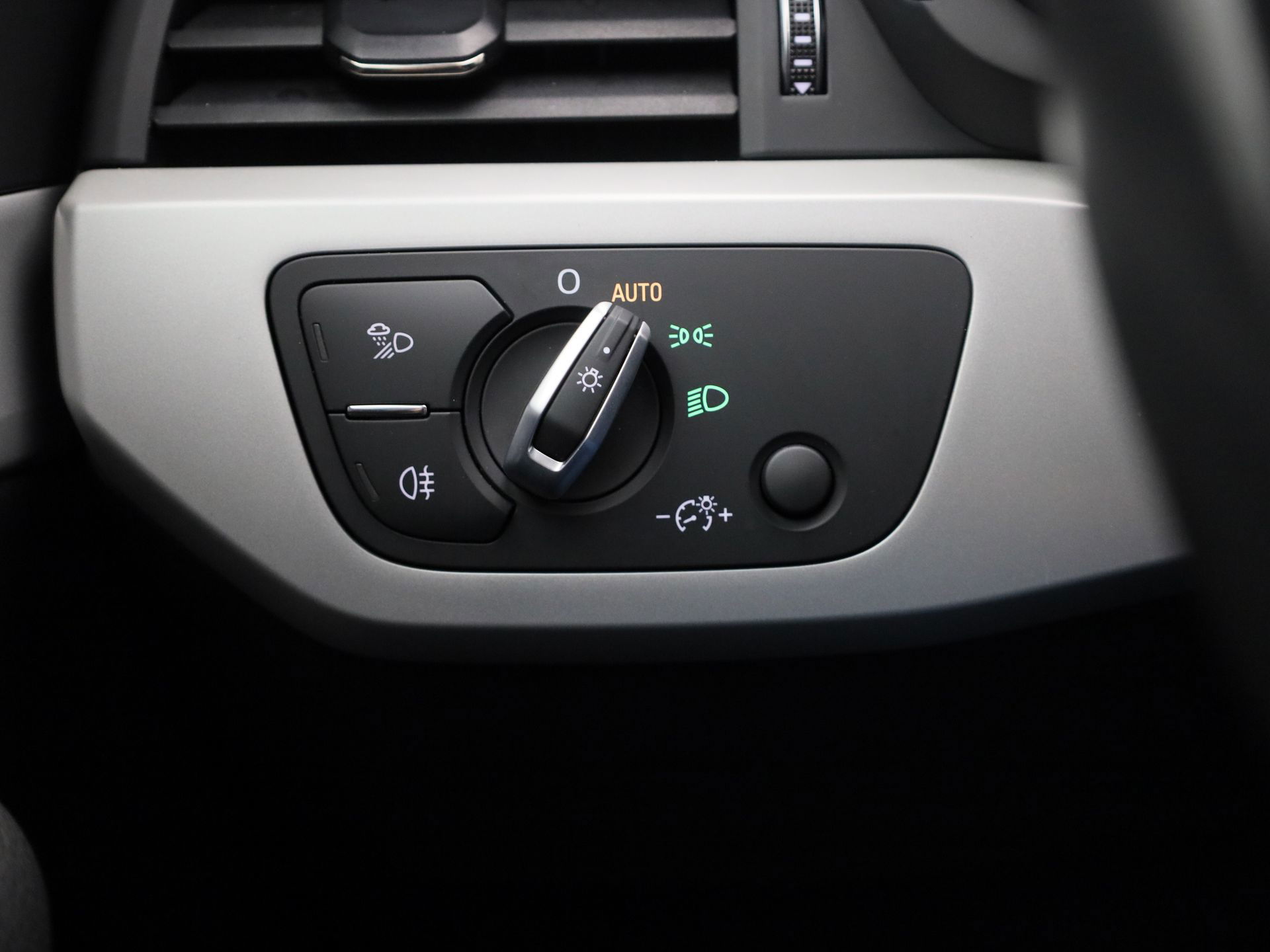 Auto afbeelding: 24
