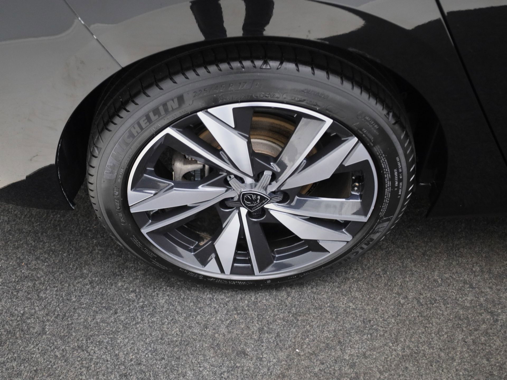 Auto afbeelding: 24