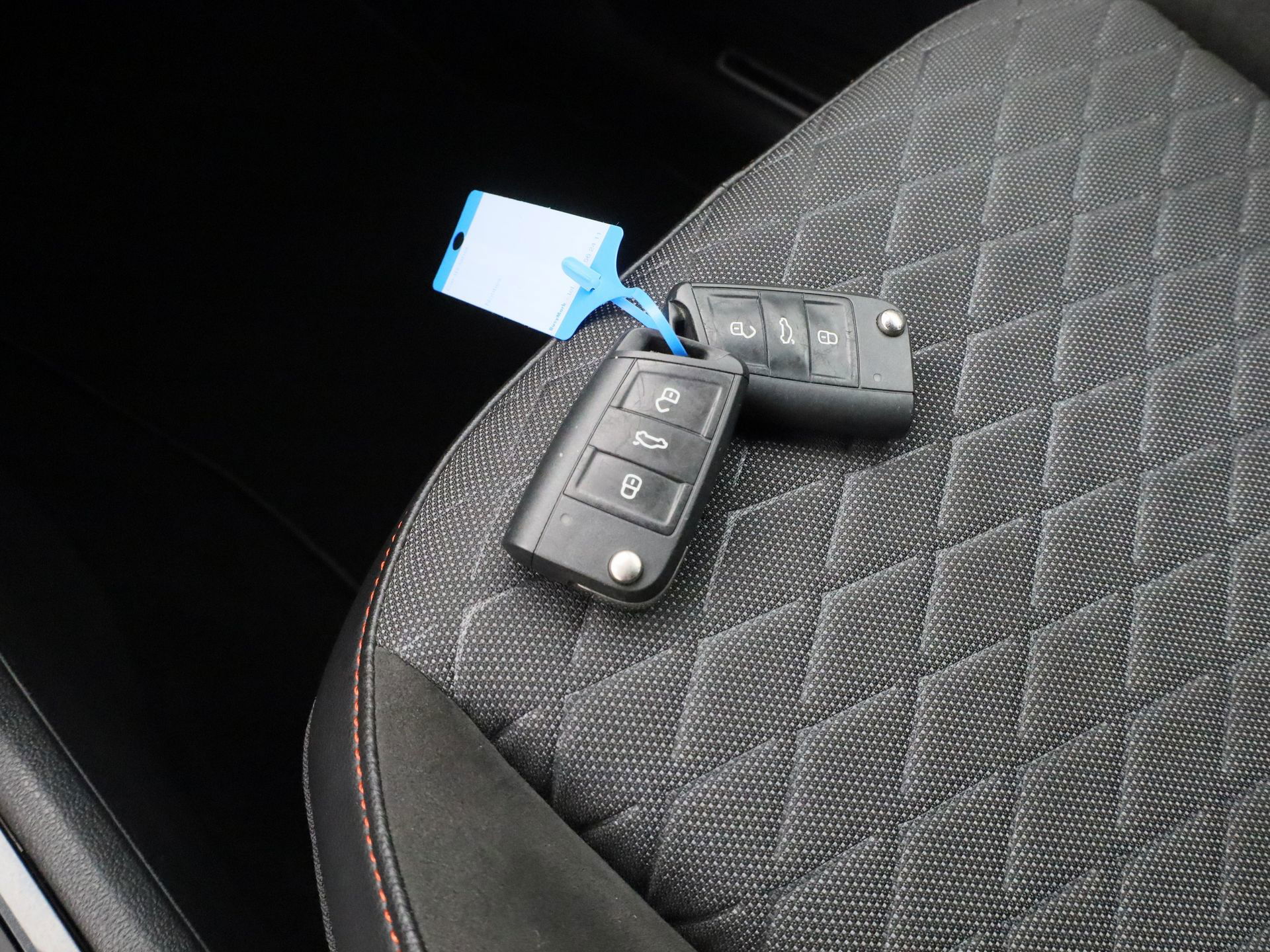 Auto afbeelding: 30