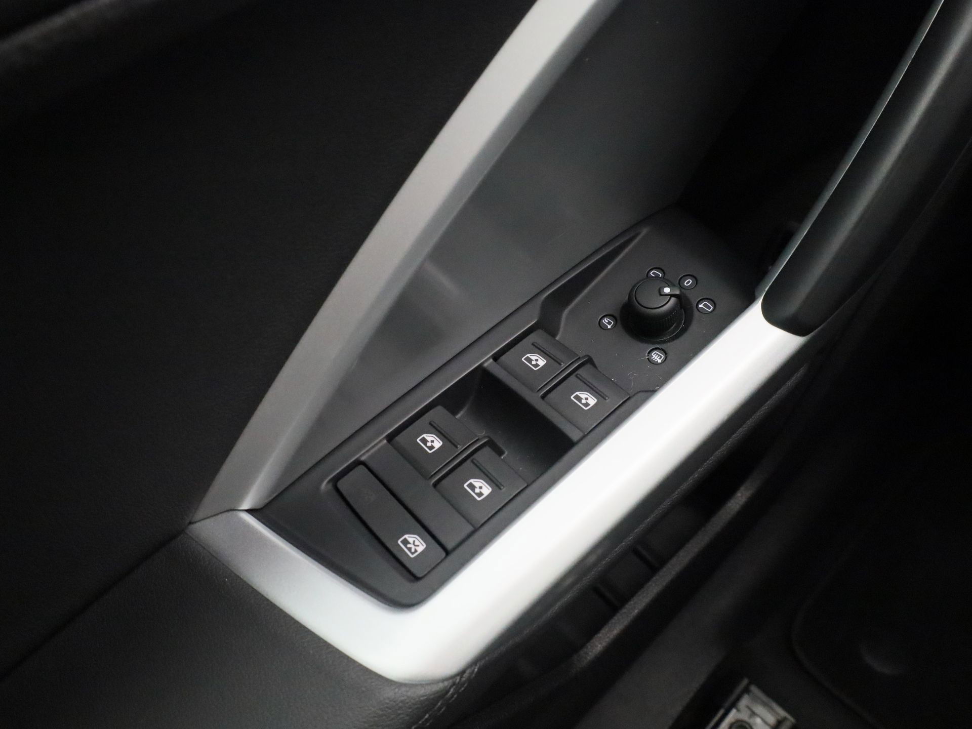 Auto afbeelding: 24