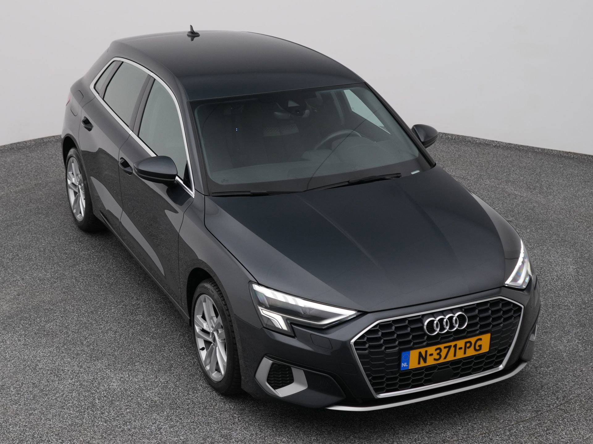 Auto afbeelding: 24