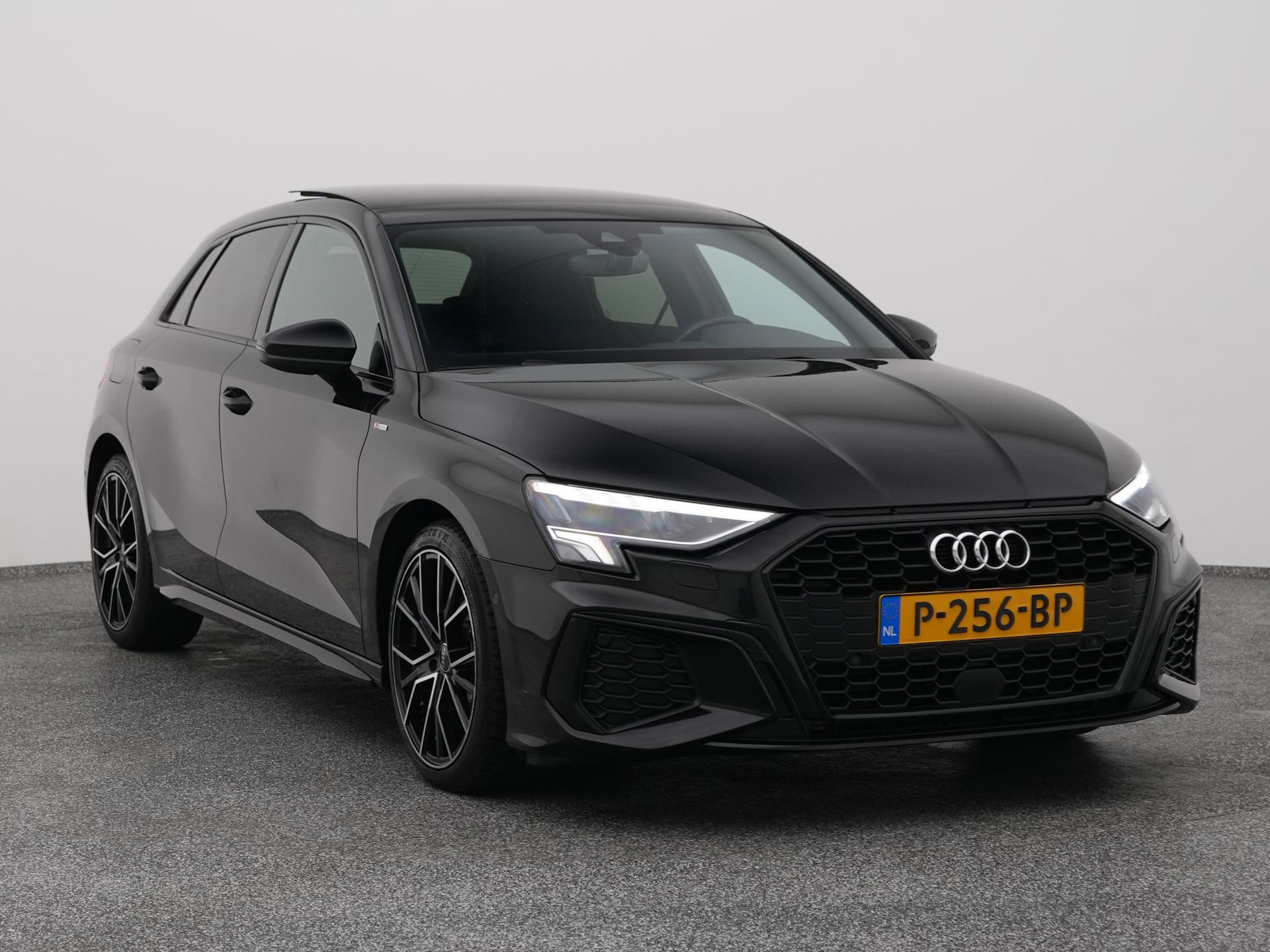Auto afbeelding: 2