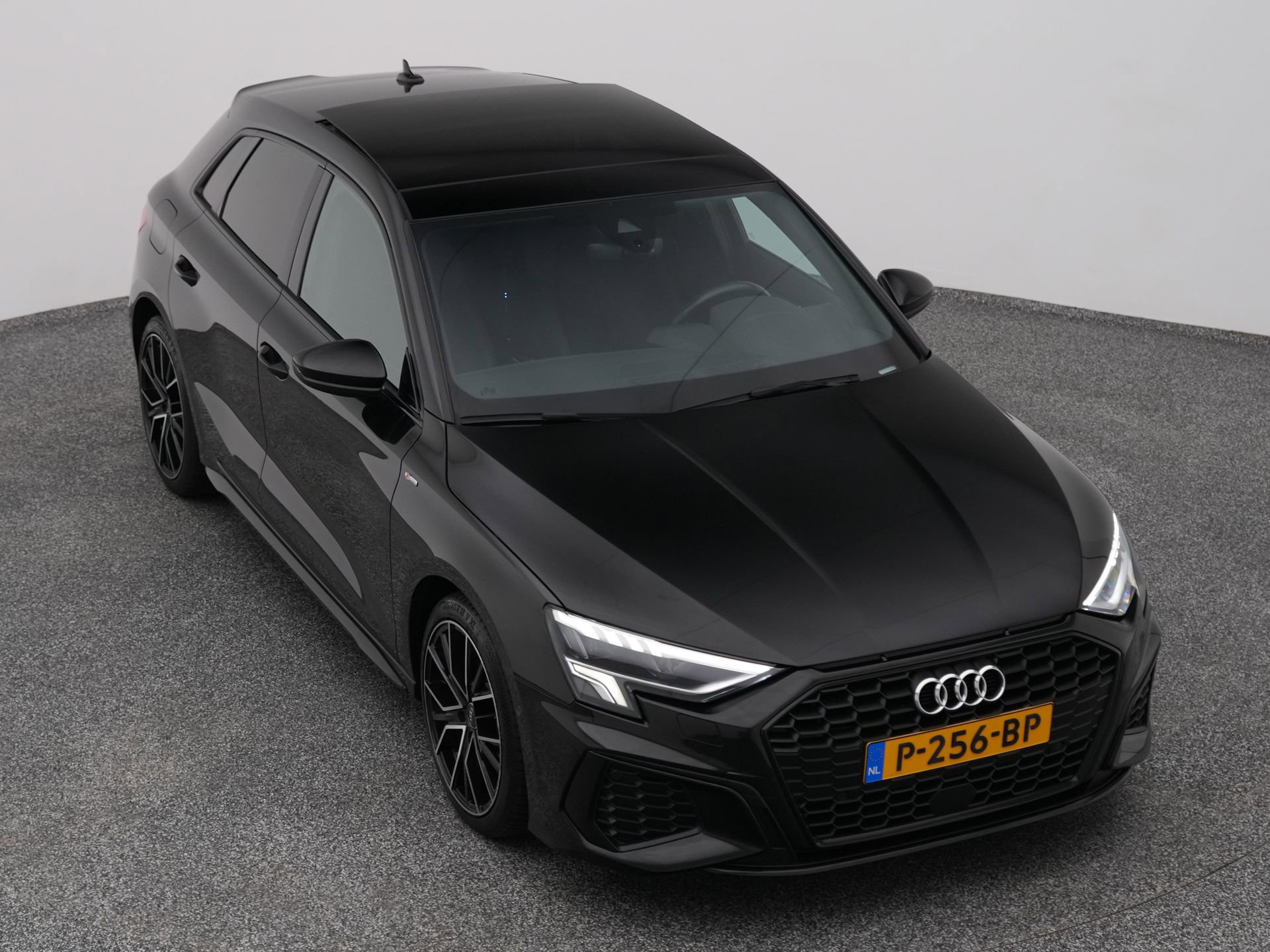 Auto afbeelding: 24